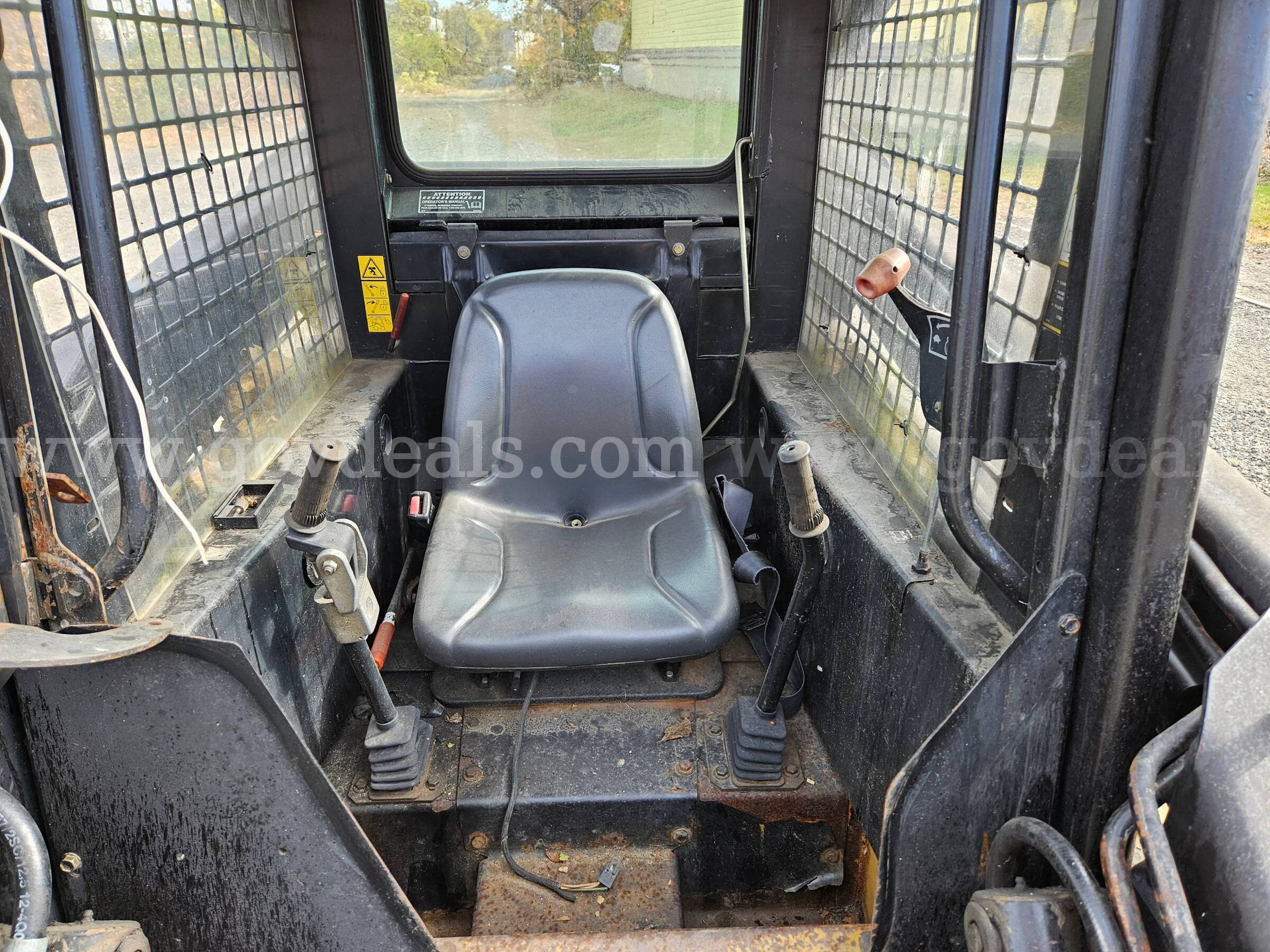 1996 New Holland LX665 Skid Steer Loader New Holland LX665 Government Surplus Auction - Photo #6