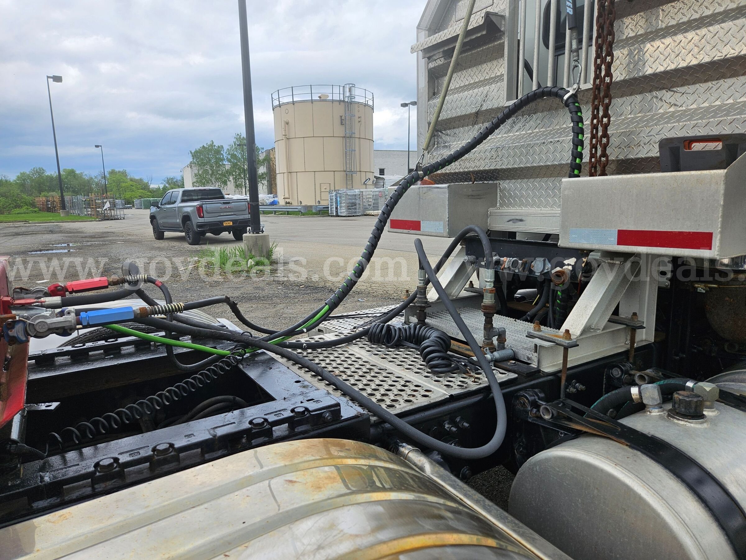 2003 Freightliner Columbia 120 Tandem Axle Day Cab Tractor Freightliner 120 Government Surplus Auction - Photo #5