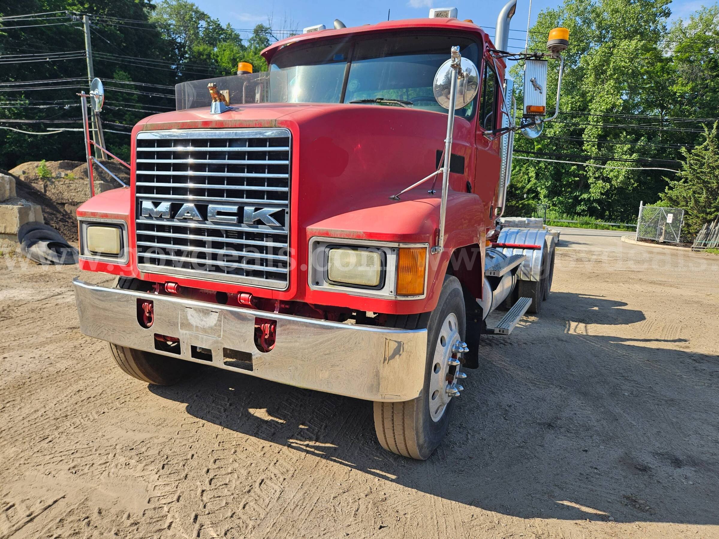 2003 Mack CH613 Tandem Axle Day Cab With Wetline