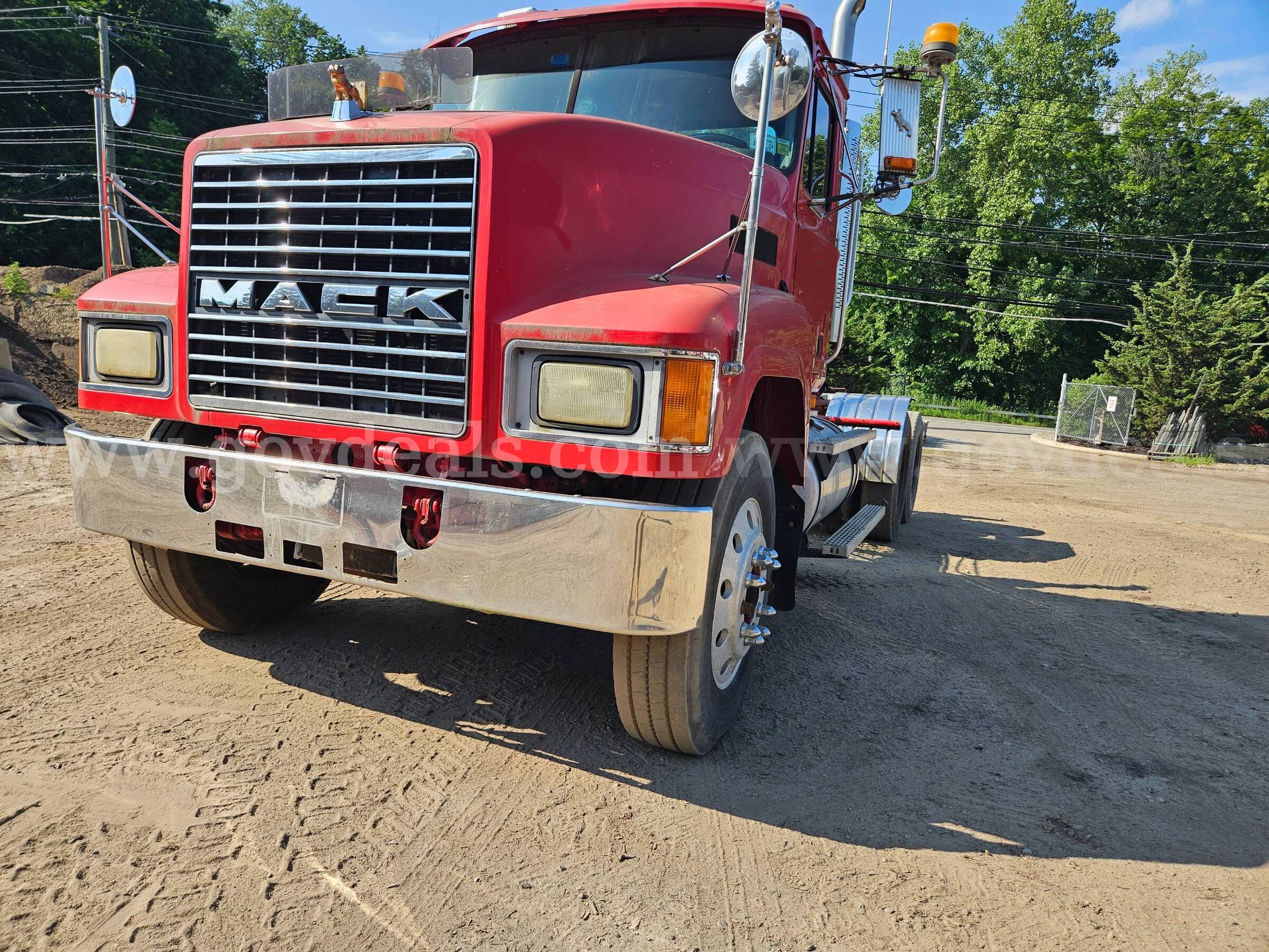 2003 Mack CH613 Tandem Axle Day Cab With Wetline Mack CH613 Government Surplus Auction - Photo #2