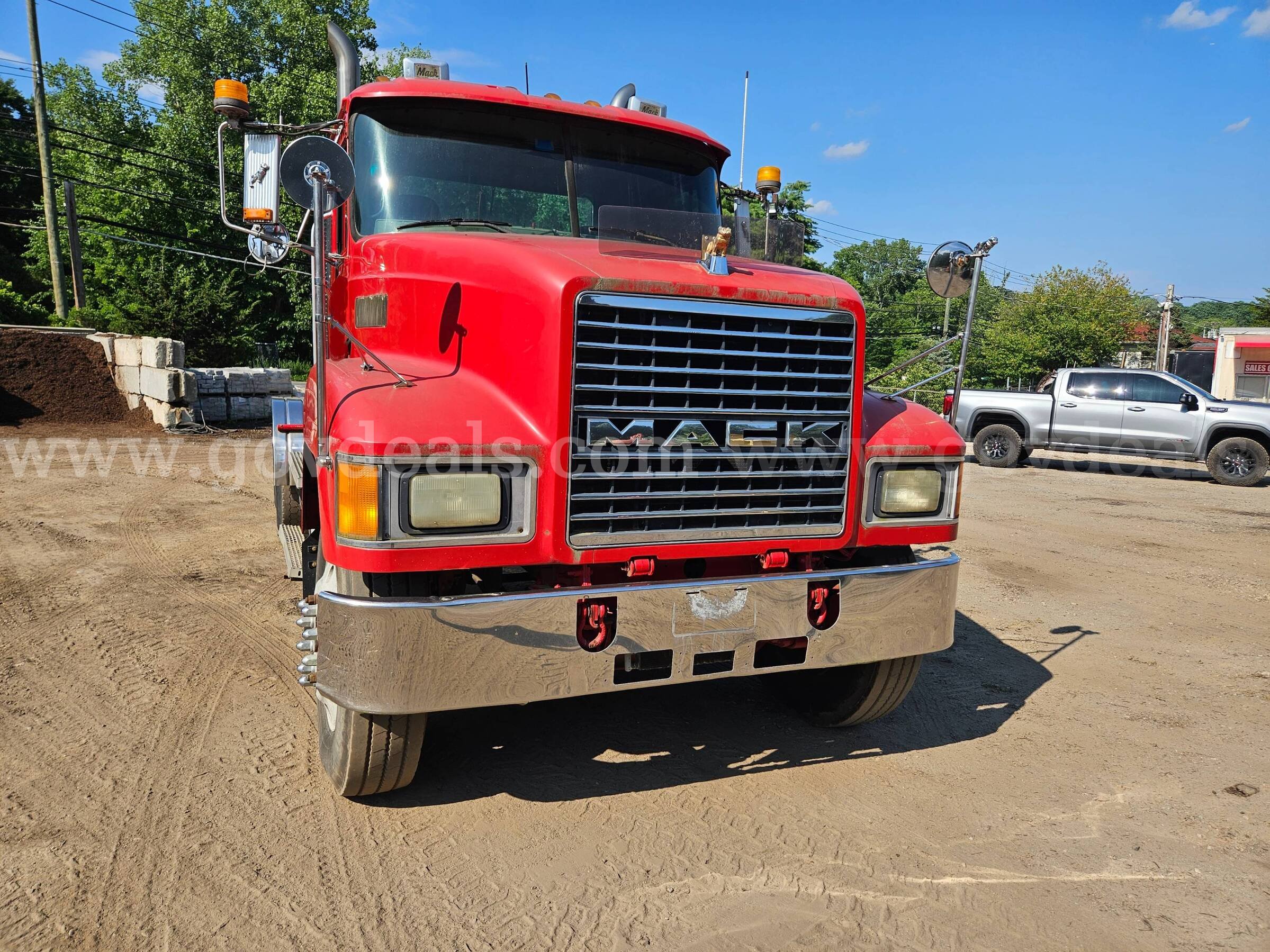 2003 Mack CH613 Tandem Axle Day Cab With Wetline Mack CH613 Government Surplus Auction - Photo #3