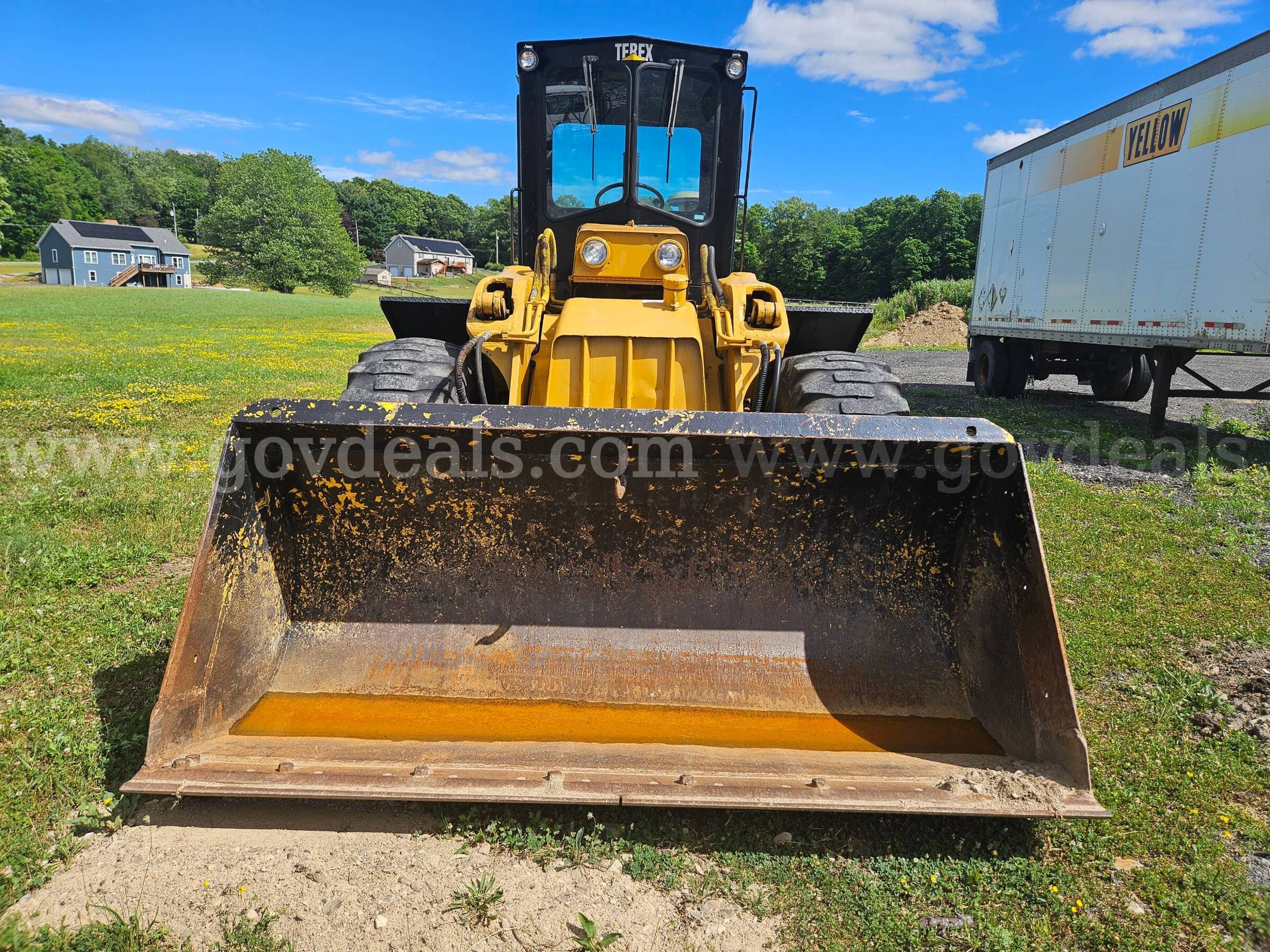 Terex 72-31 AA Wheel Loader With 16FT Snow Pusher Terex 72-31 AA Government Surplus Auction - Photo #2