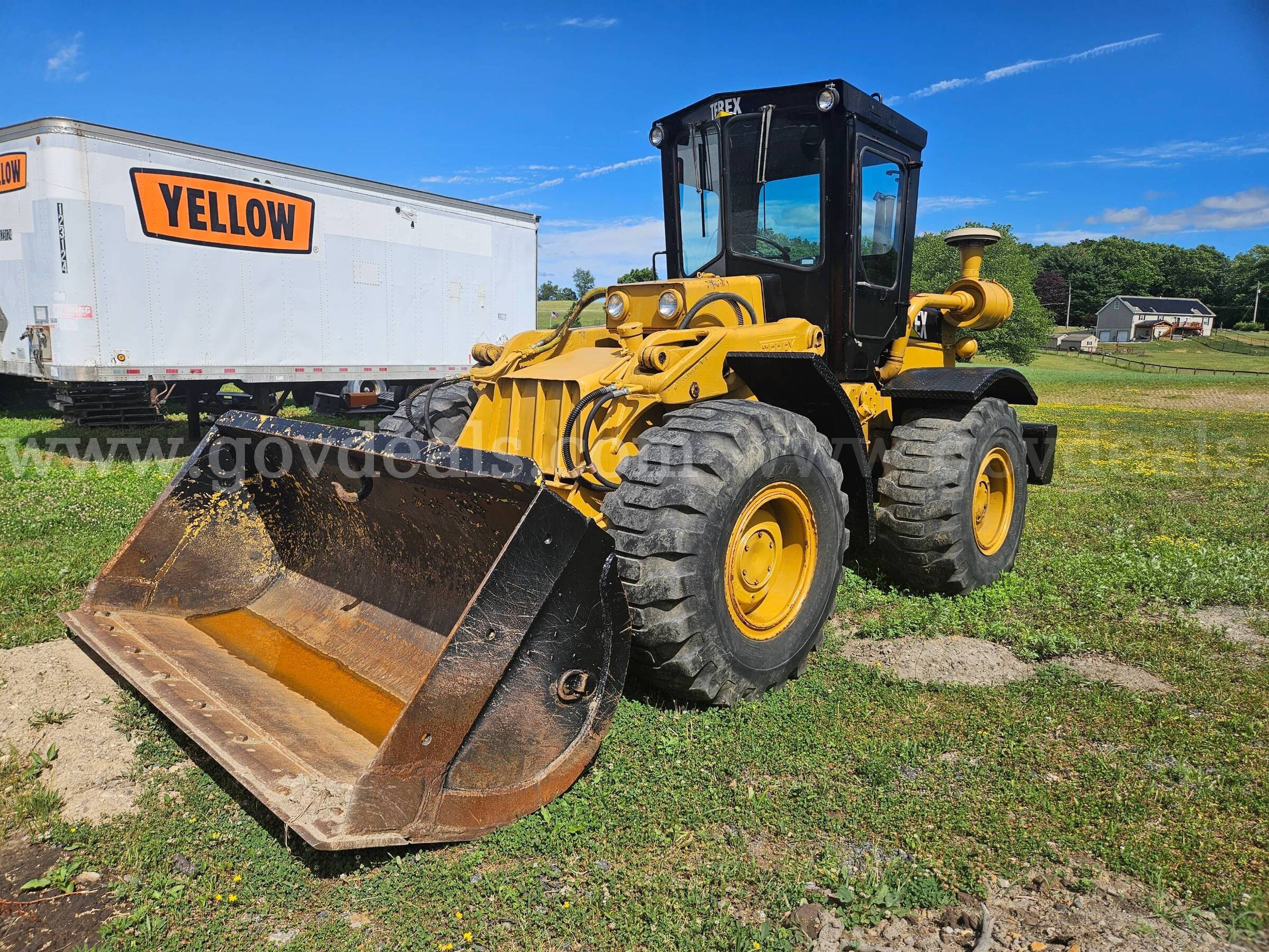 Terex 72-31 AA Wheel Loader With 16FT Snow Pusher Terex 72-31 AA Government Surplus Auction - Photo #3