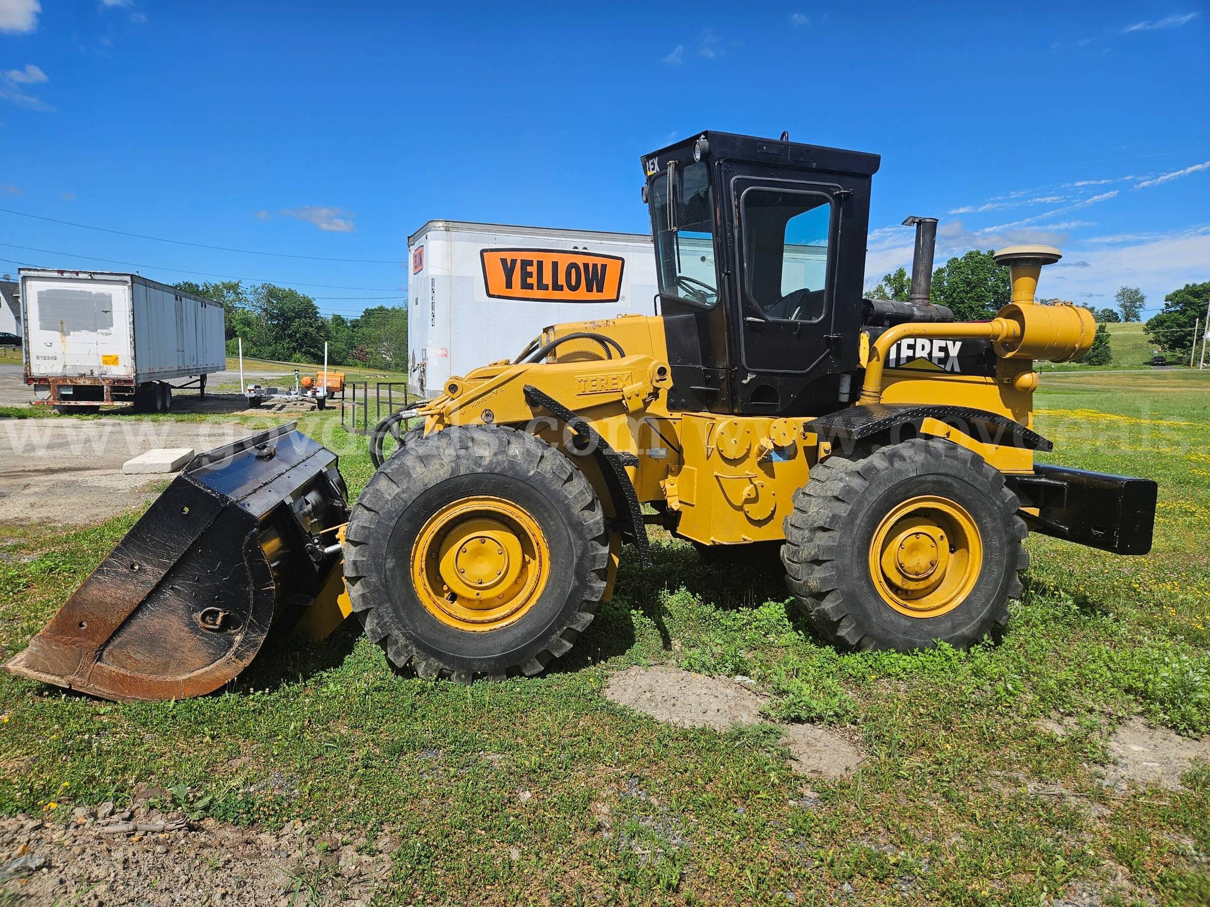 Terex 72-31 AA Wheel Loader With 16FT Snow Pusher Terex 72-31 AA Government Surplus Auction - Photo #4