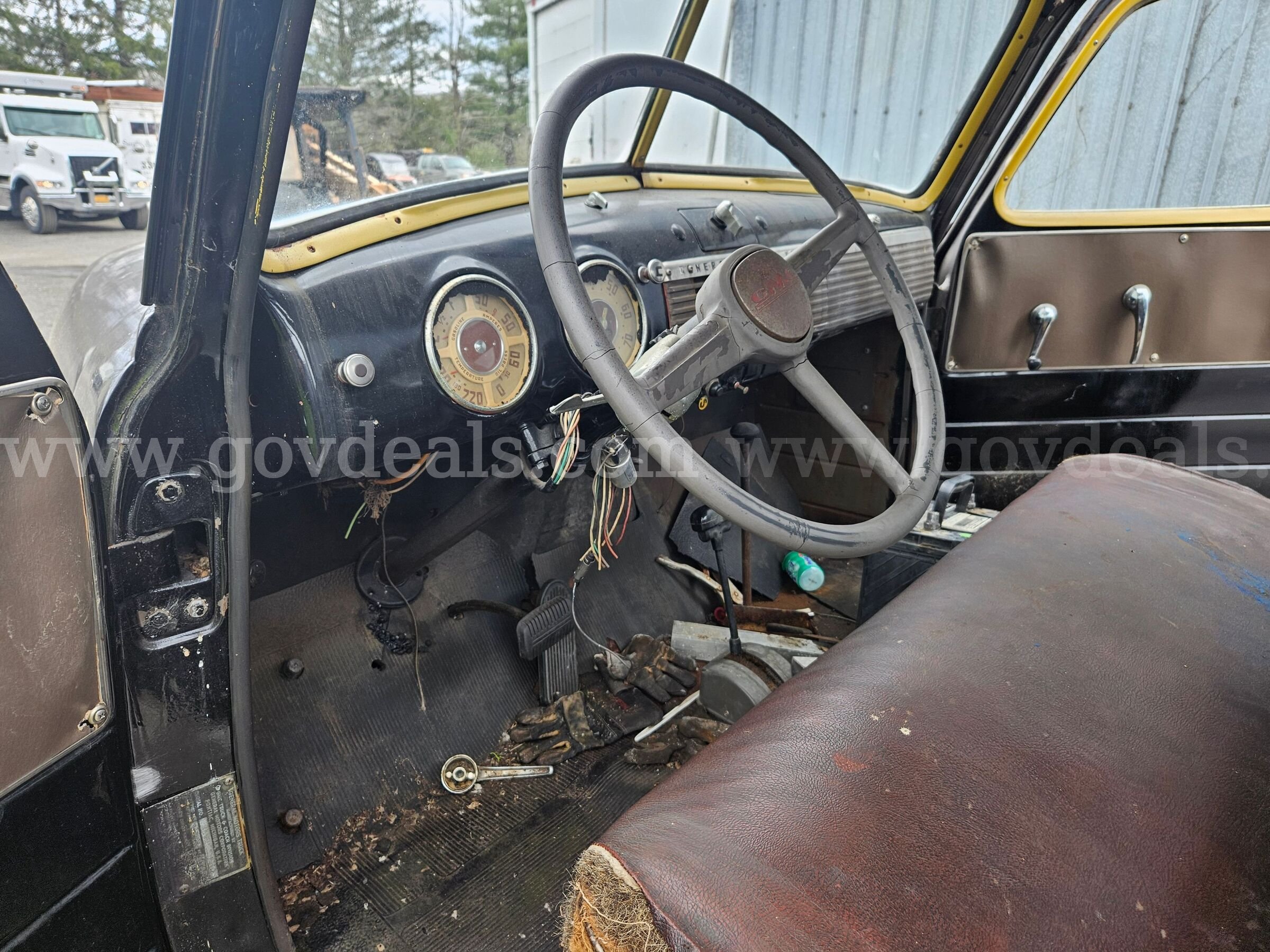 1948 GMC 350 Dual Wheel Truck GMC 350 Government Surplus Auction - Photo #2