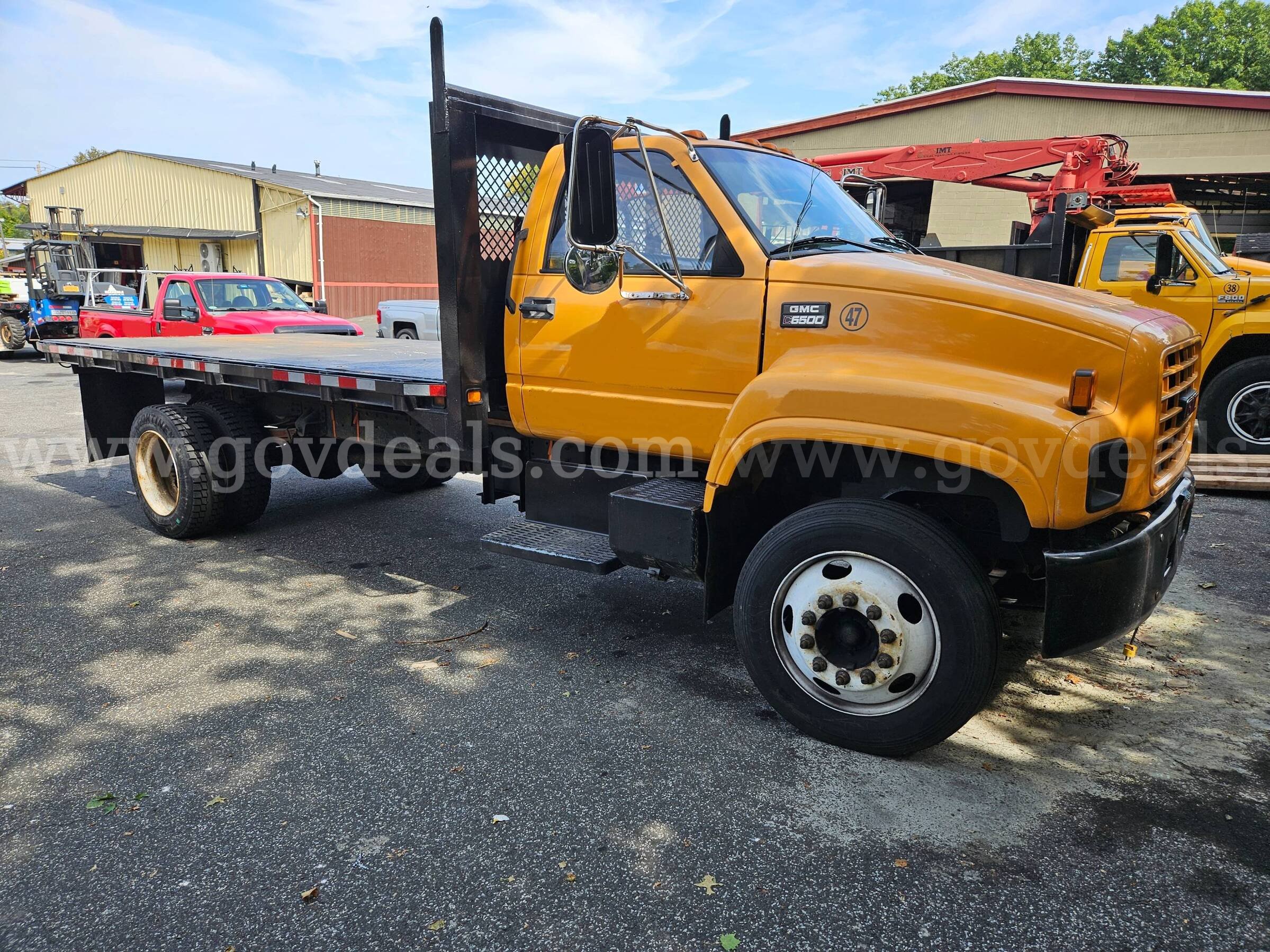 1998 GMC C6500 16FT Flatbed Dump Truck GMC C6500 Government Surplus Auction - Photo #3