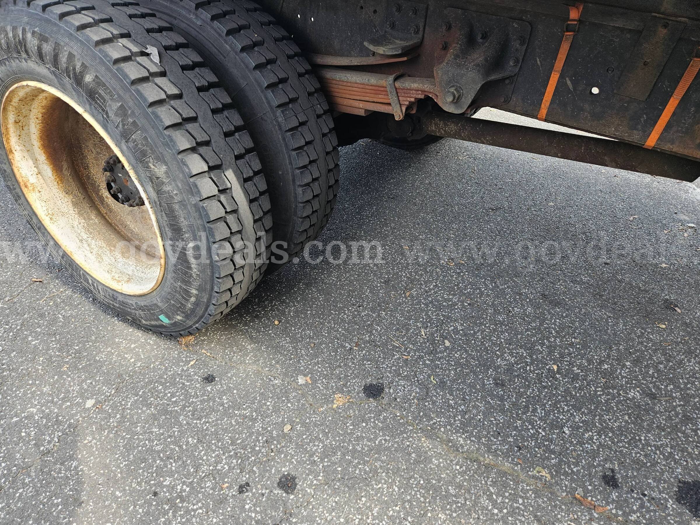 1998 GMC C6500 16FT Flatbed Dump Truck GMC C6500 Government Surplus Auction - Photo #4