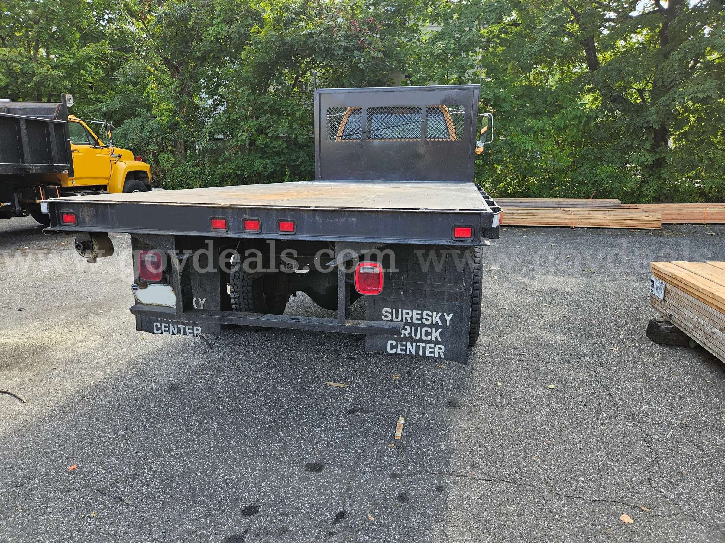 1998 GMC C6500 16FT Flatbed Dump Truck GMC C6500 Government Surplus Auction - Photo #5