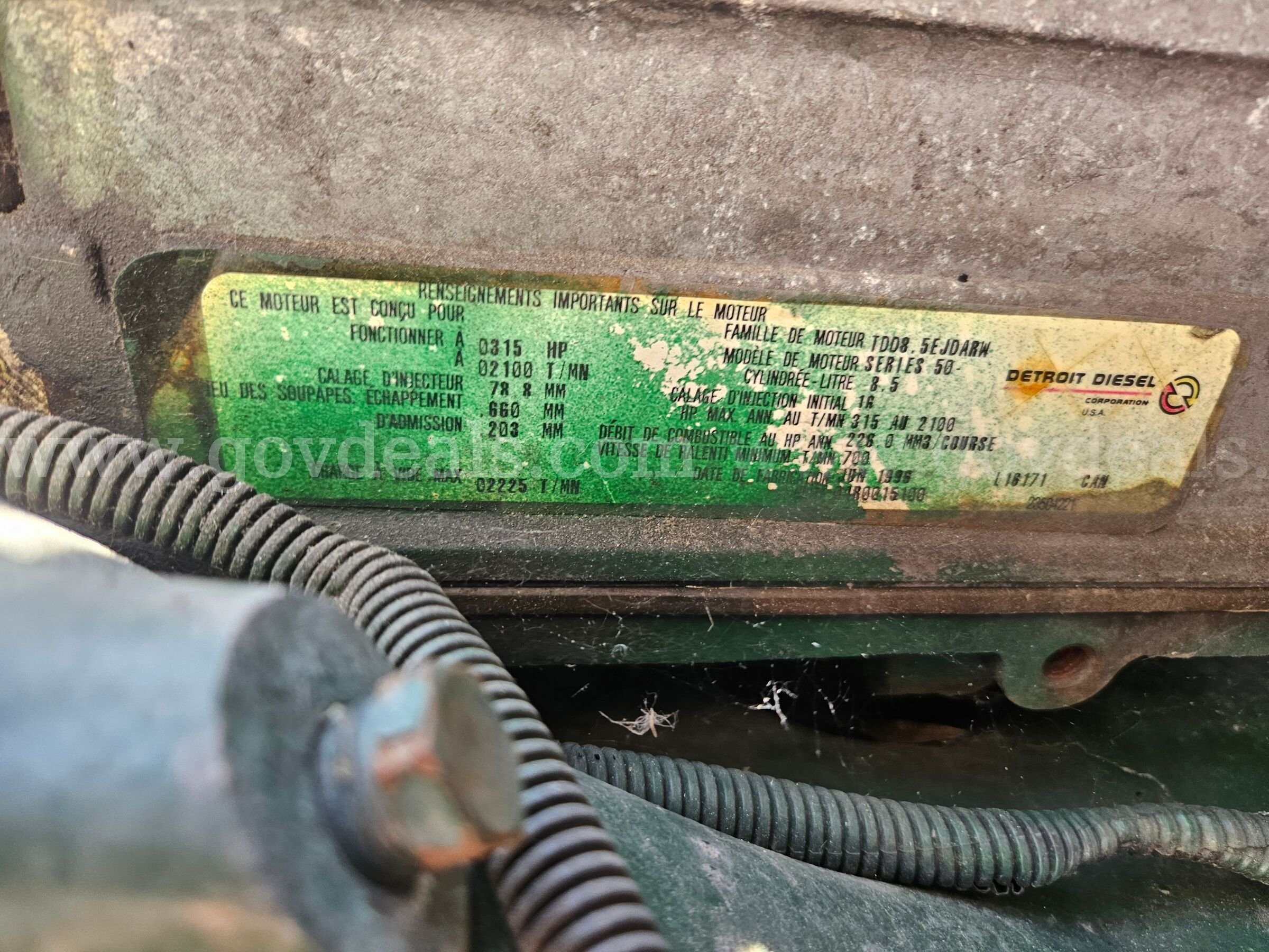 1999 Freightliner FL106 Freightliner FL106 Government Surplus Auction - Photo #2