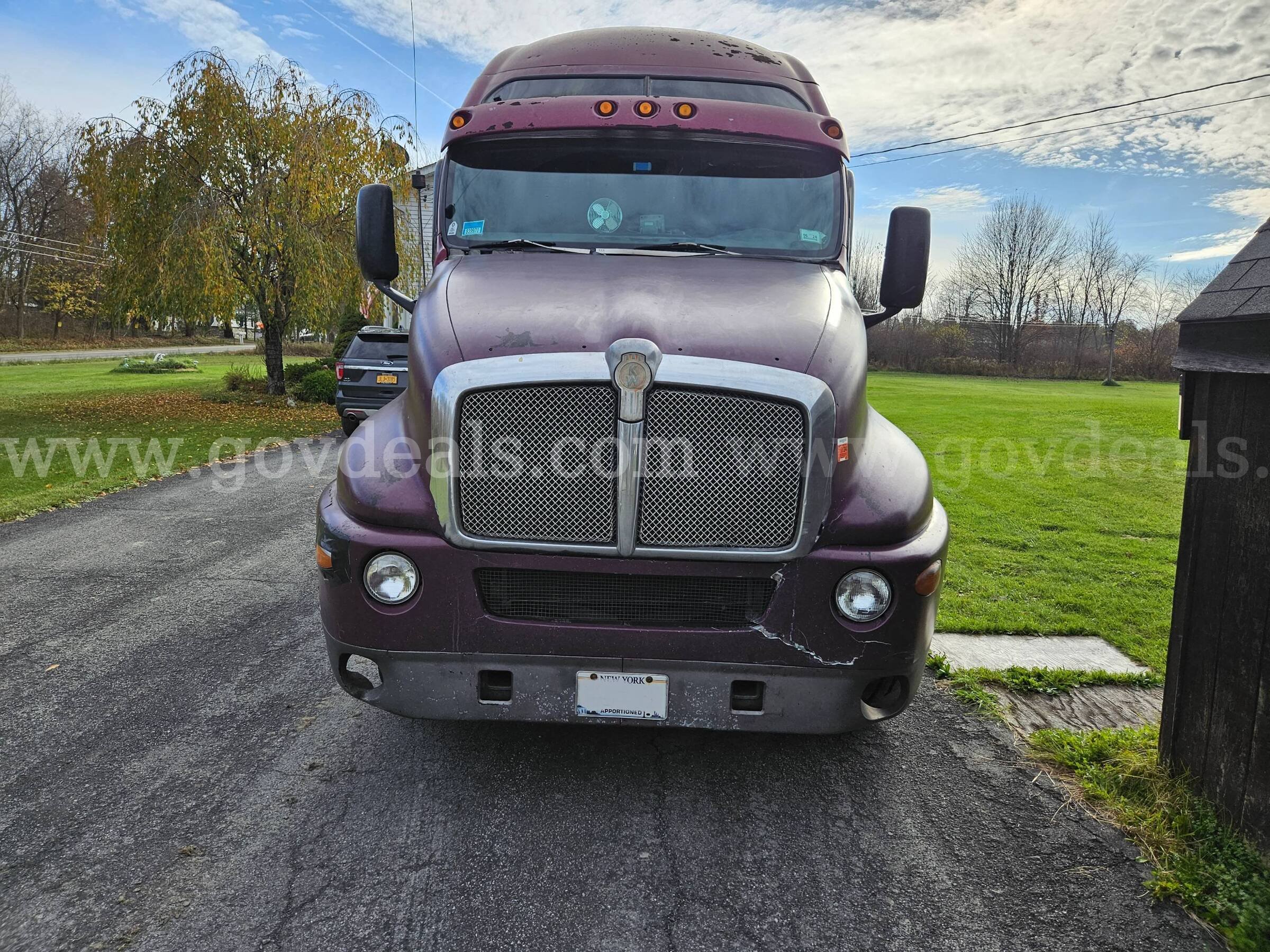 1997 Kenworth T2000 Kenworth T2000 Government Surplus Auction - Photo #2