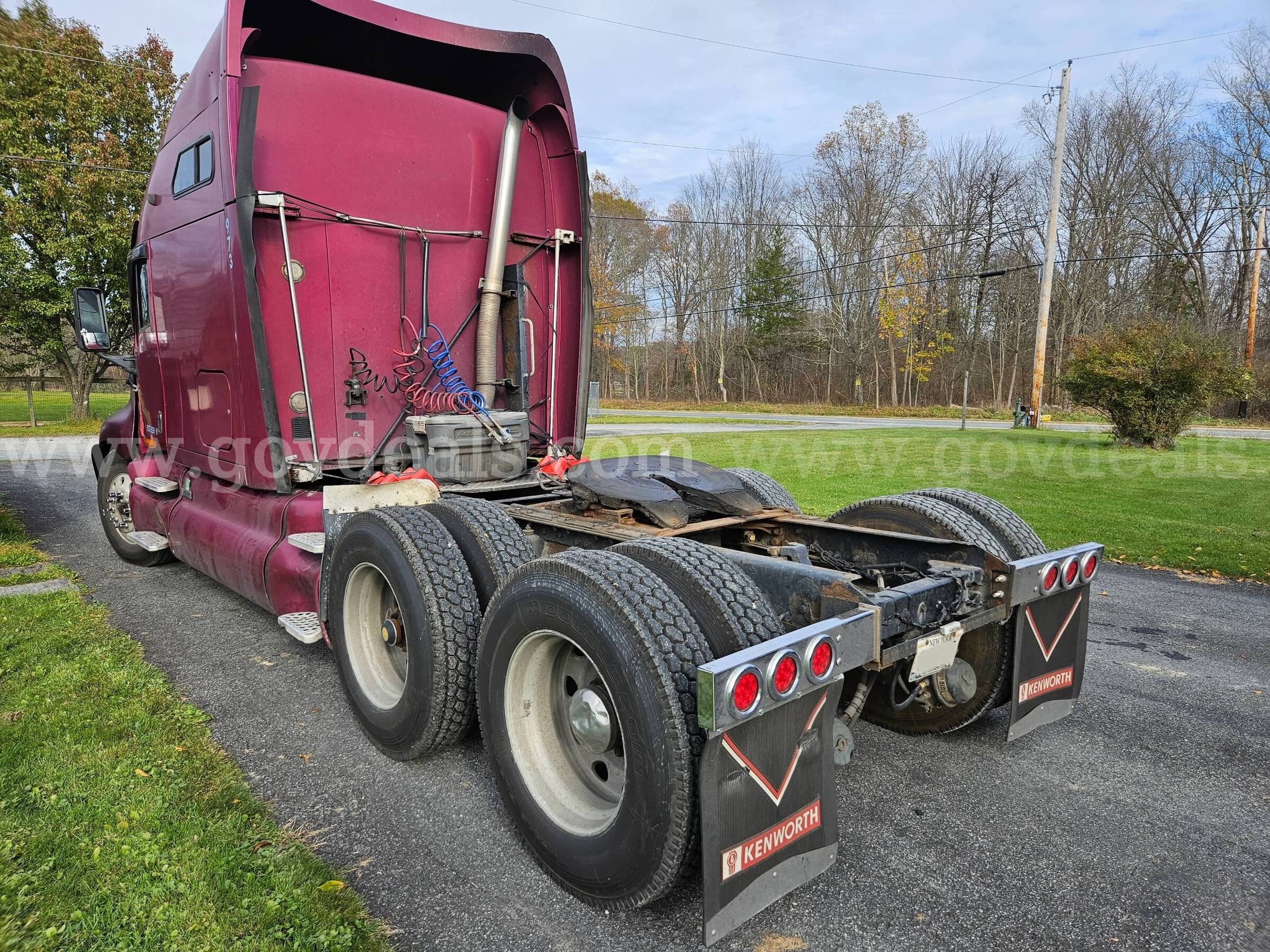 1997 Kenworth T2000 Kenworth T2000 Government Surplus Auction - Photo #3