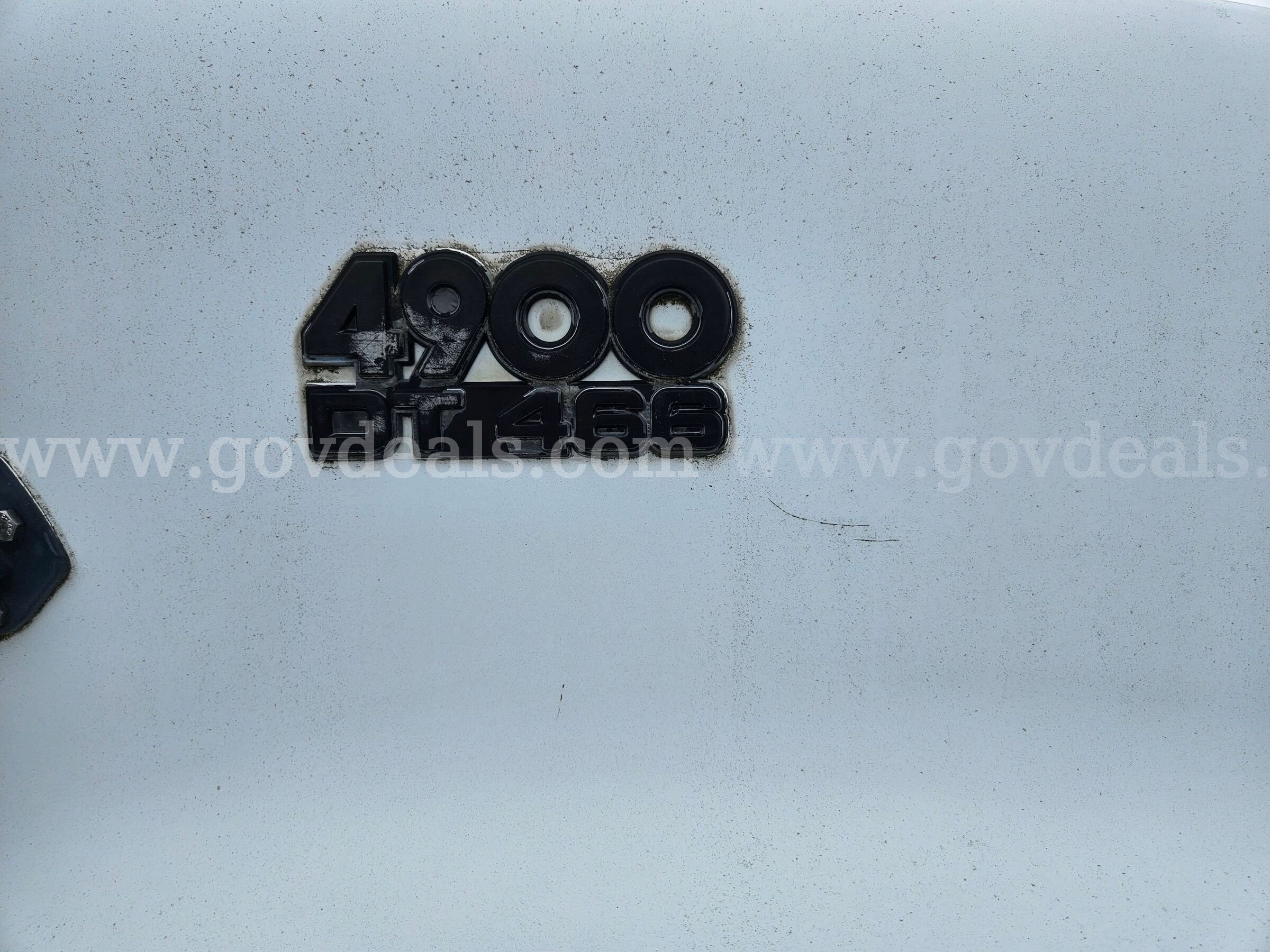 1995 International 4900 International 4900 Government Surplus Auction - Photo #4