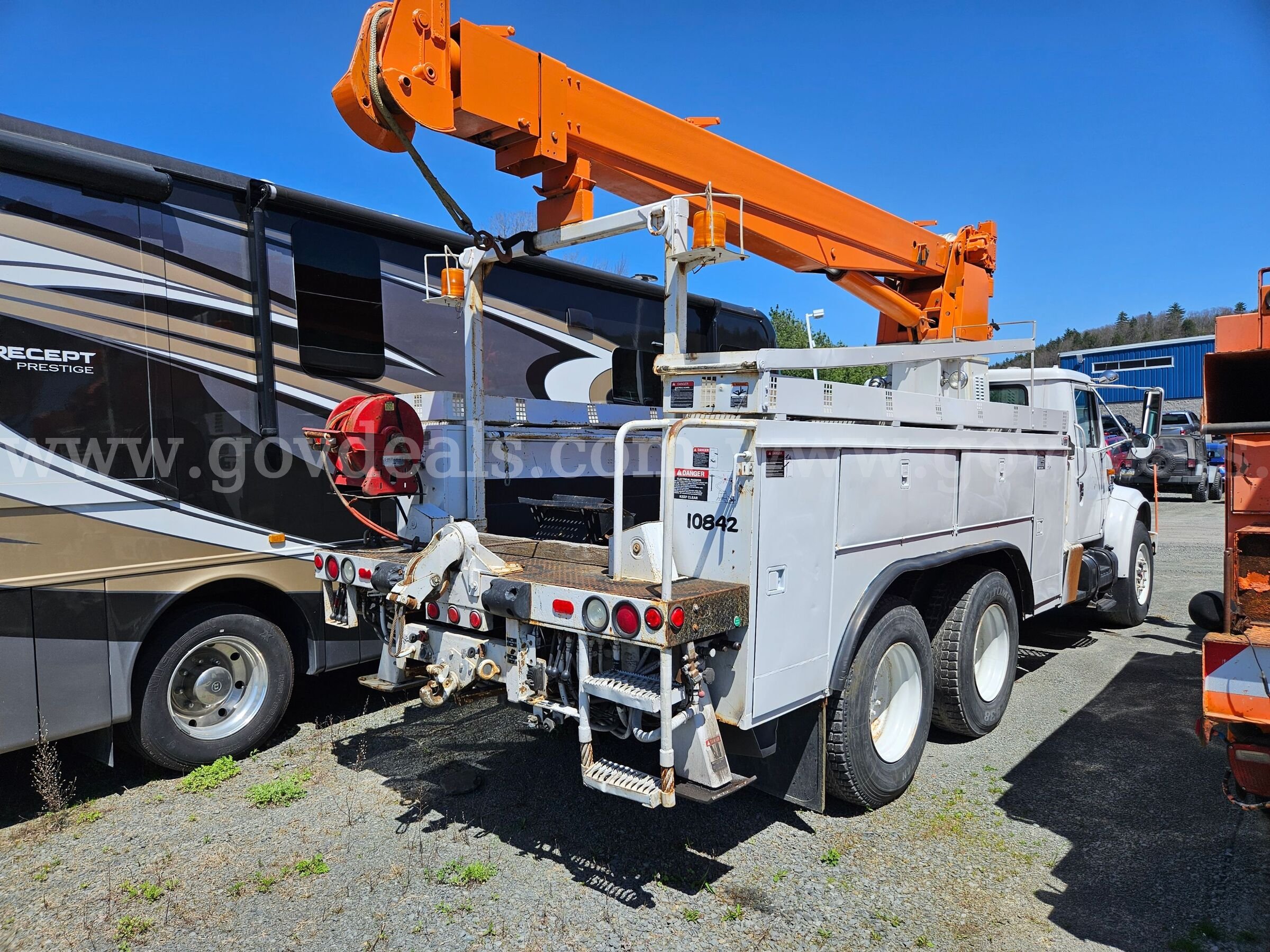 1995 International 4900 International 4900 Government Surplus Auction - Photo #2