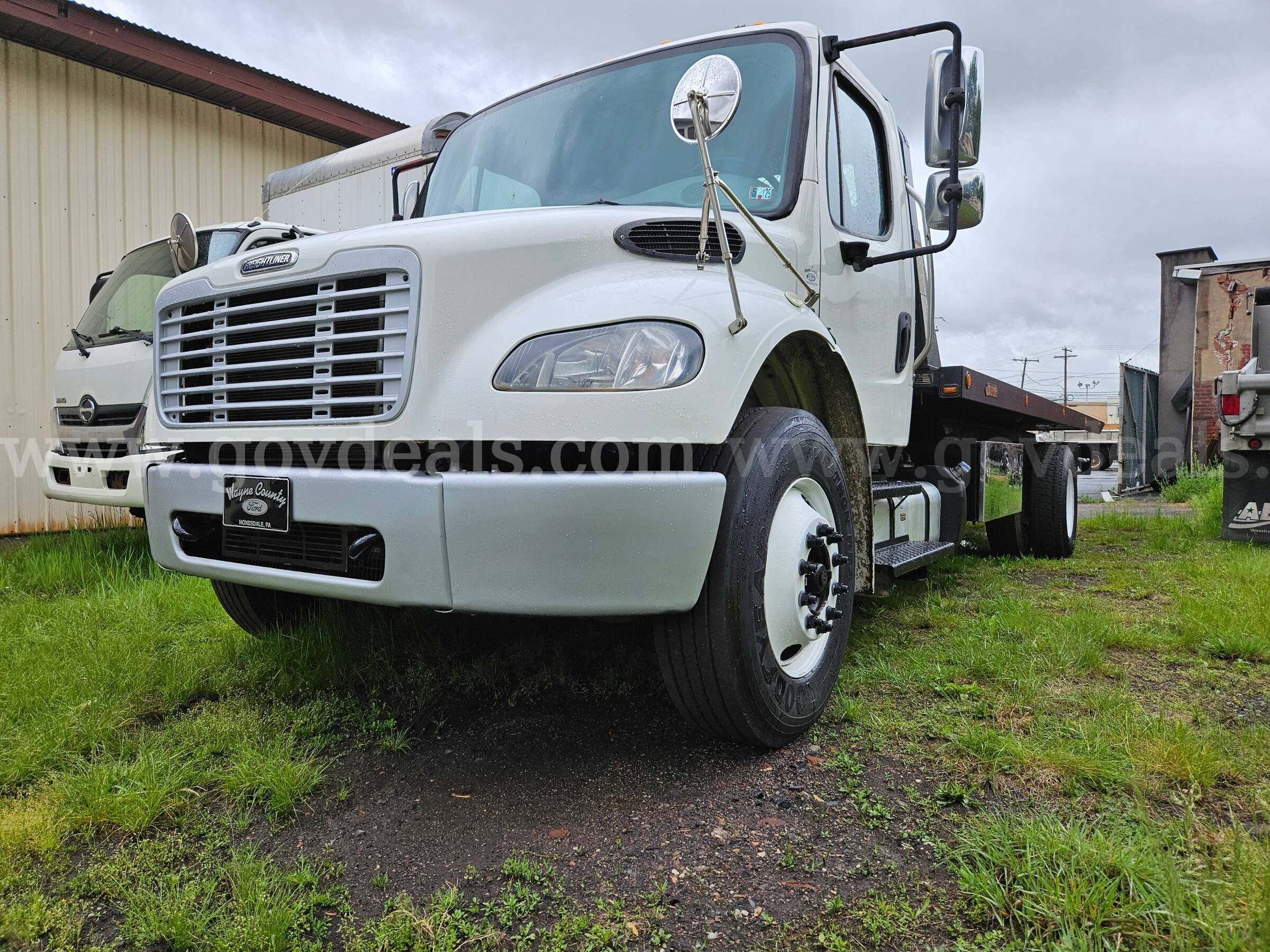 2015 Freightliner M2 106 Freightliner 106 Government Surplus Auction - Primary Photo