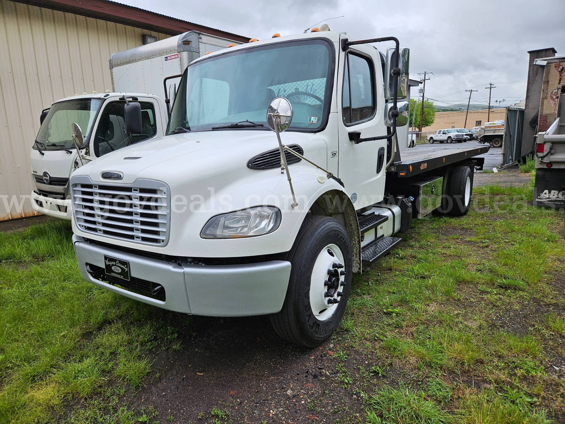 2015 Freightliner M2 106 Freightliner 106 Government Surplus Auction - Photo #2