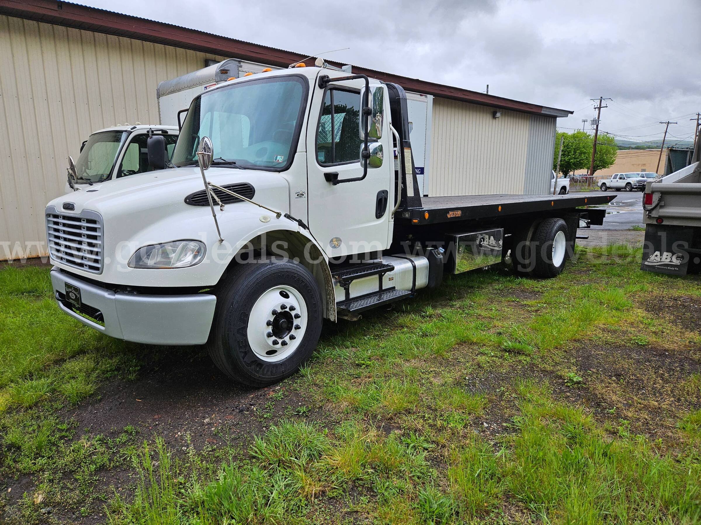 2015 Freightliner M2 106 Freightliner 106 Government Surplus Auction - Photo #3