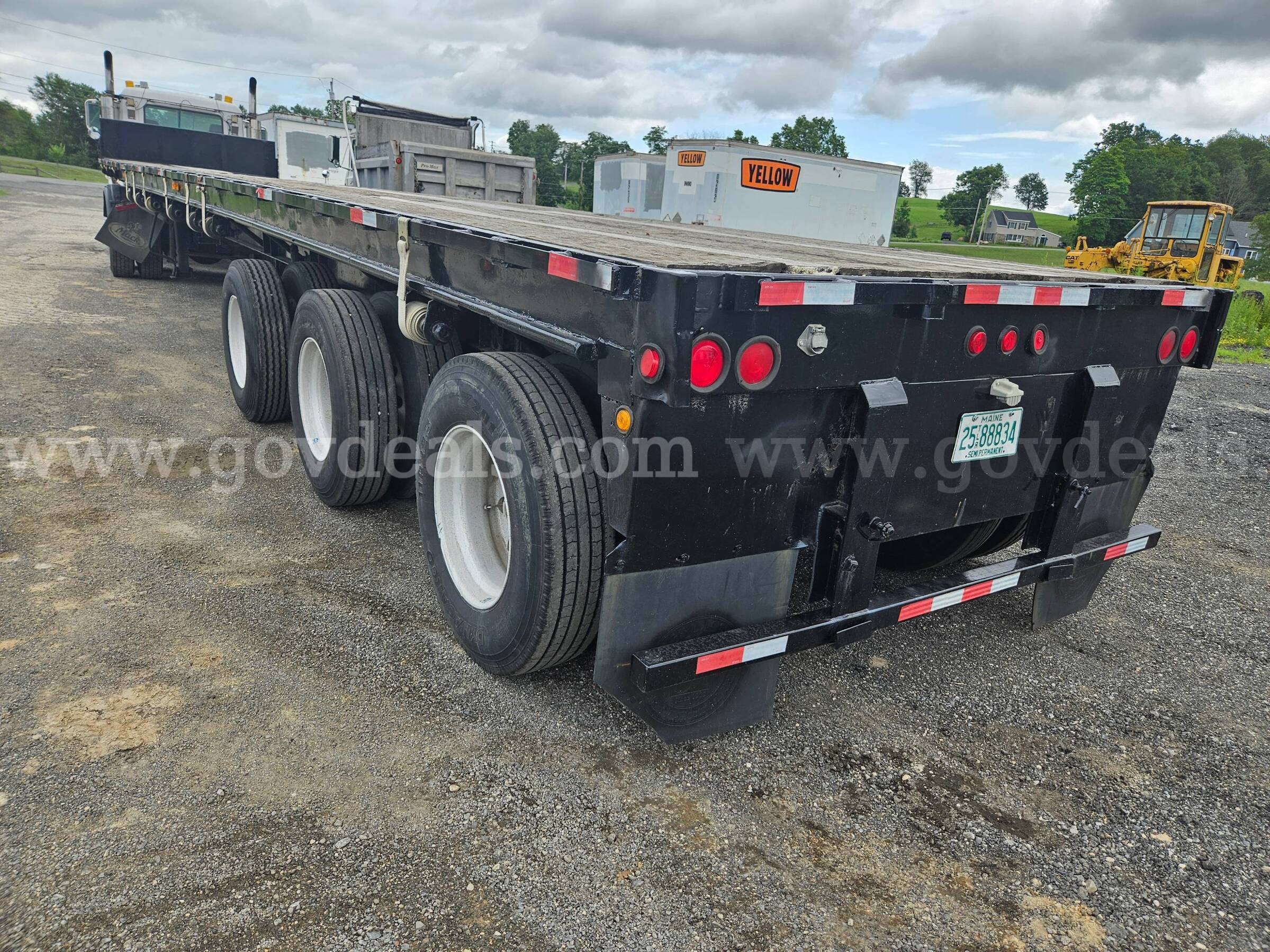 1999 Kalyn Siebert 48FT Tri Axle Extendable Flatbed to 70FT Kalyn Siebert Extendable 70FT Government Surplus Auction - Primary Photo