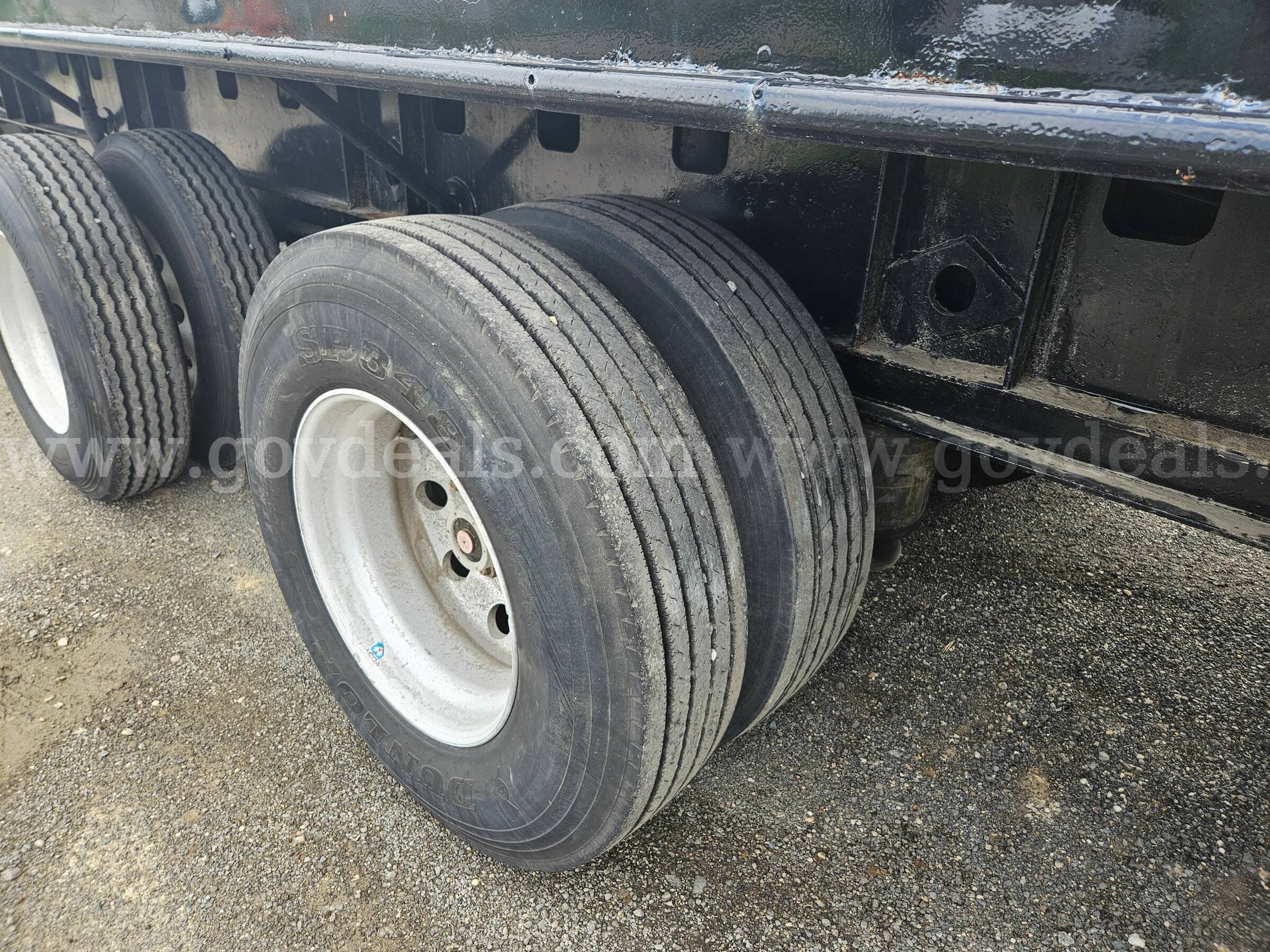 1999 Kalyn Siebert 48FT Tri Axle Extendable Flatbed to 70FT Kalyn Siebert Extendable 70FT Government Surplus Auction - Photo #3