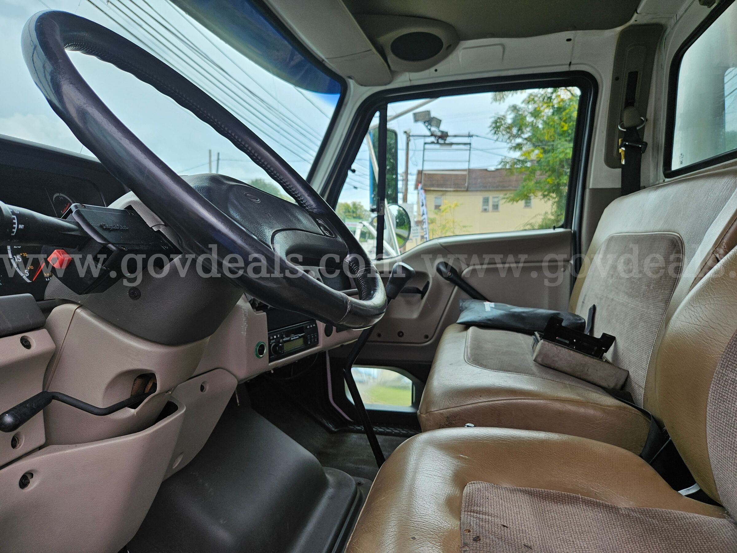 2003 Sterling Acterra 24FT Dry Van Box Truck Sterling Acterra Government Surplus Auction - Photo #4