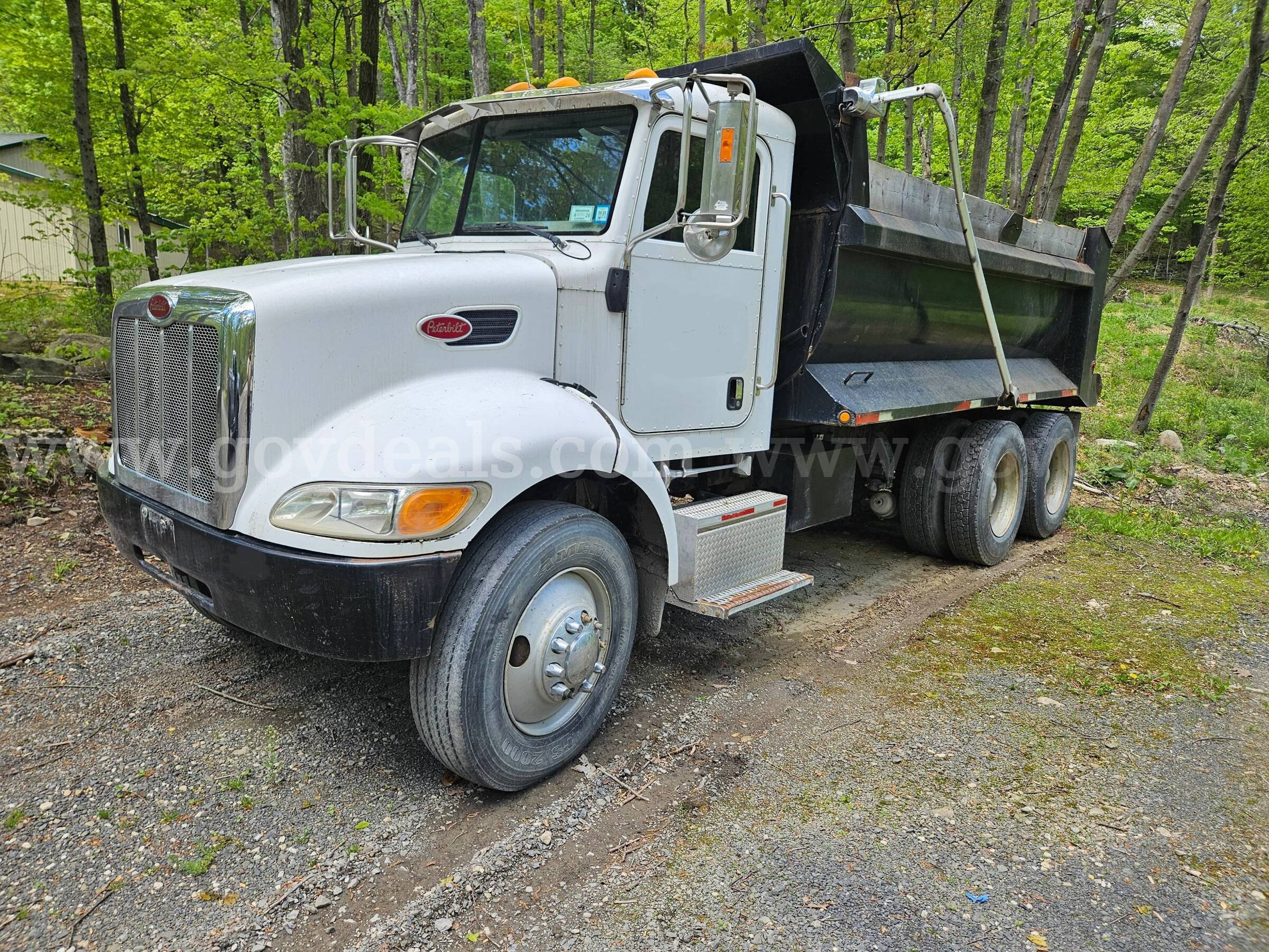 2005 Peterbilt 335 Tandem Axle Dump Truck Peterbilt 335 Government Surplus Auction - Photo #2