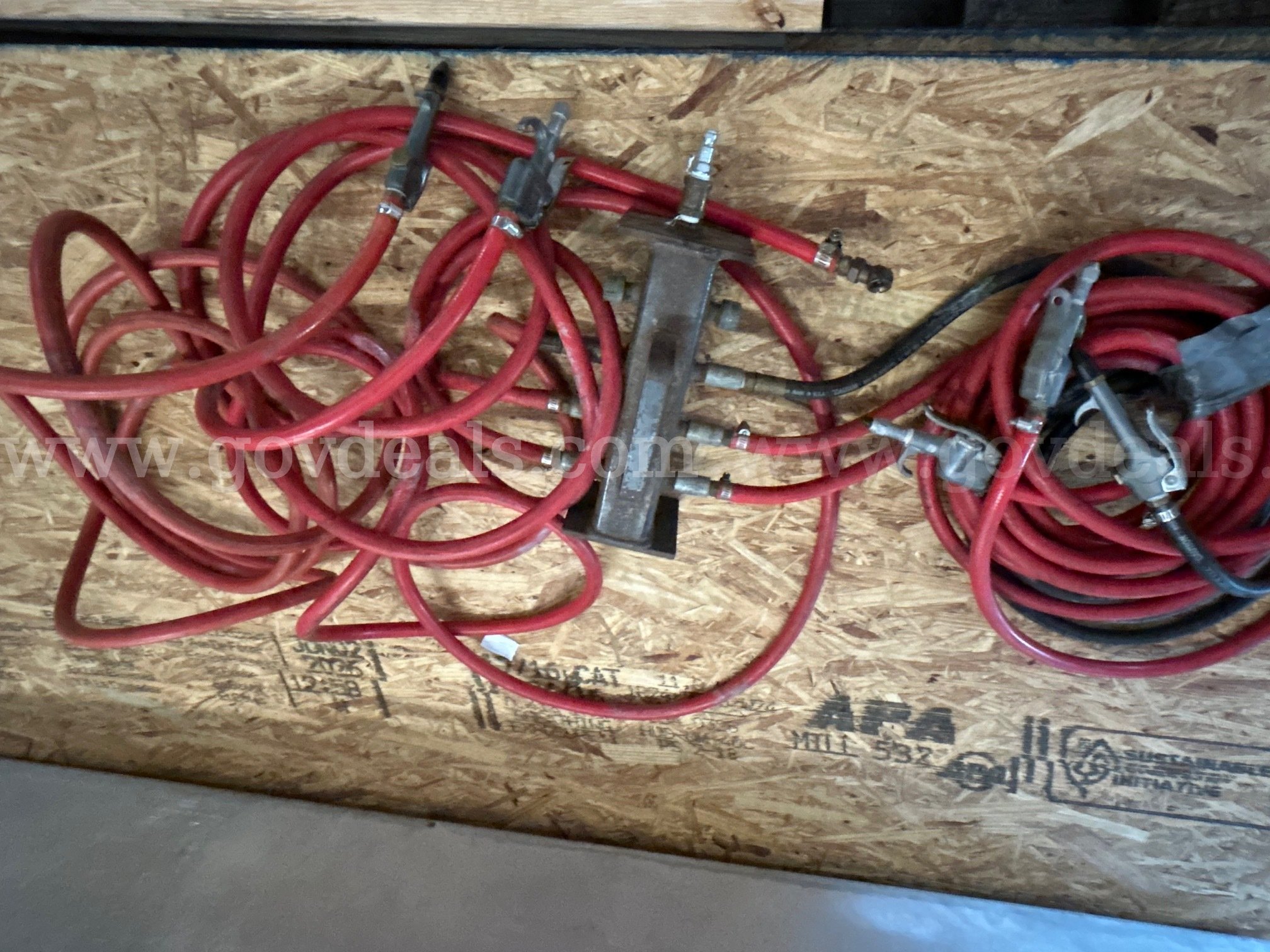 Air Manifold with Hoses and Various Nozzles