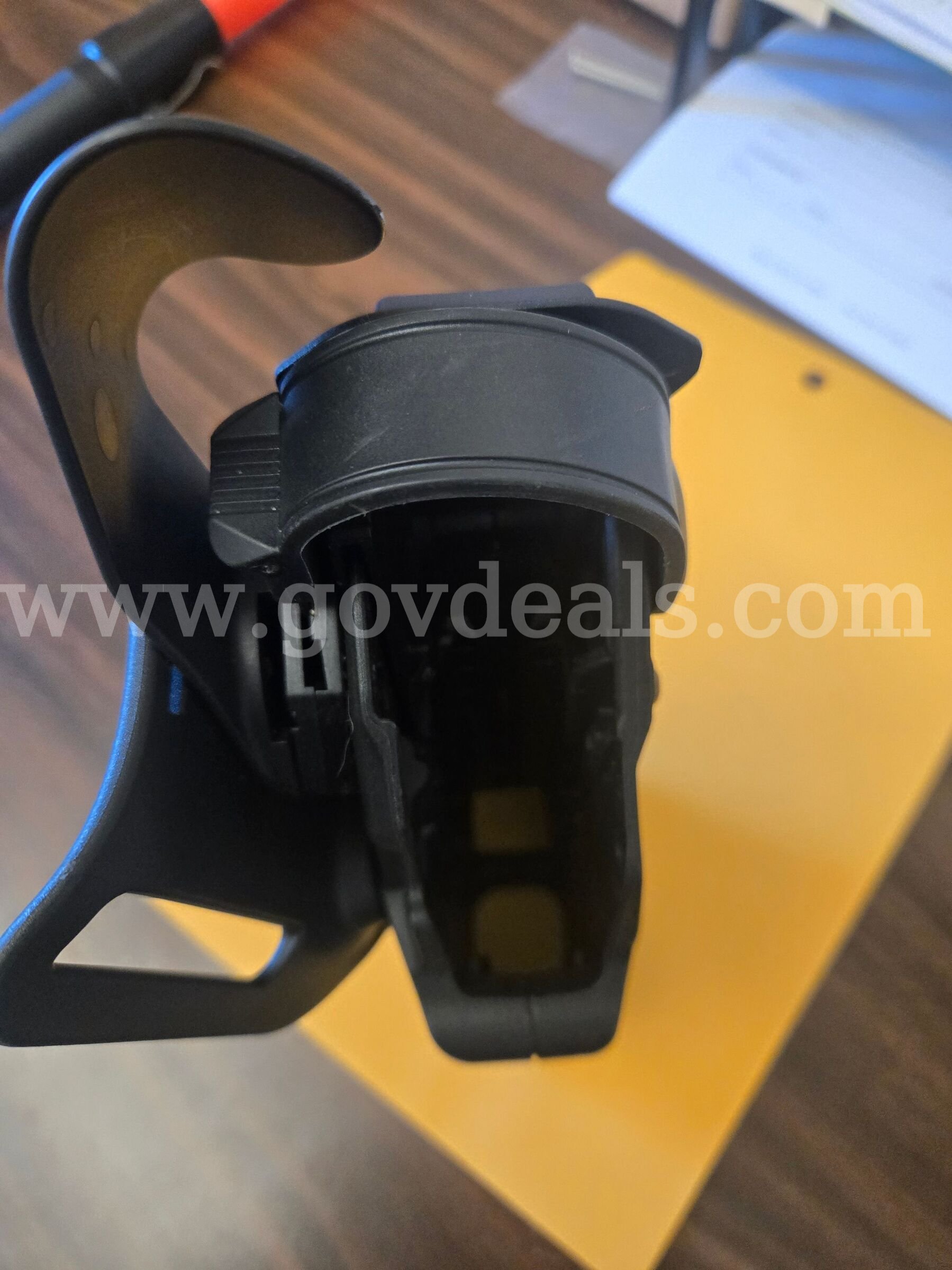 The Safariland SafariVault Level 3 RDS Duty Holster (Model VLT-3-835) Glock SAFARILAND 835 Government Surplus Auction - Photo #5
