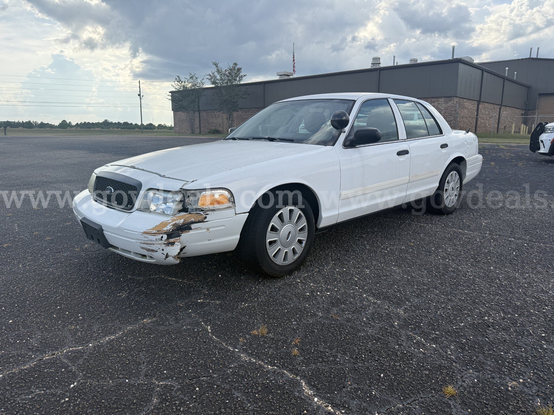 2011 Ford Crown Victoria Ford Crown Victoria Government Surplus Auction - Photo #3