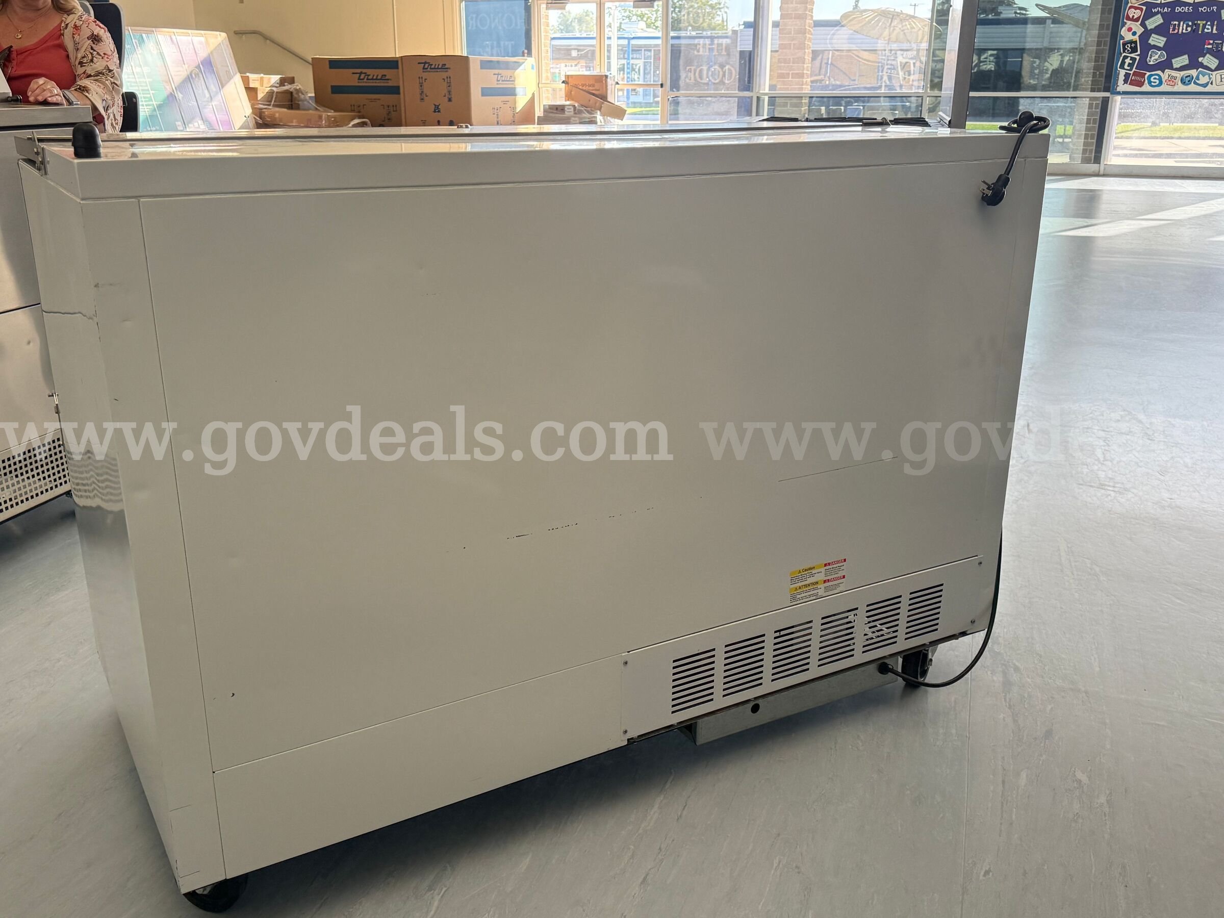 Beverage-Air Single-Sided Milk Coole Beverage Air SM58N-W Government Surplus Auction - Photo #3