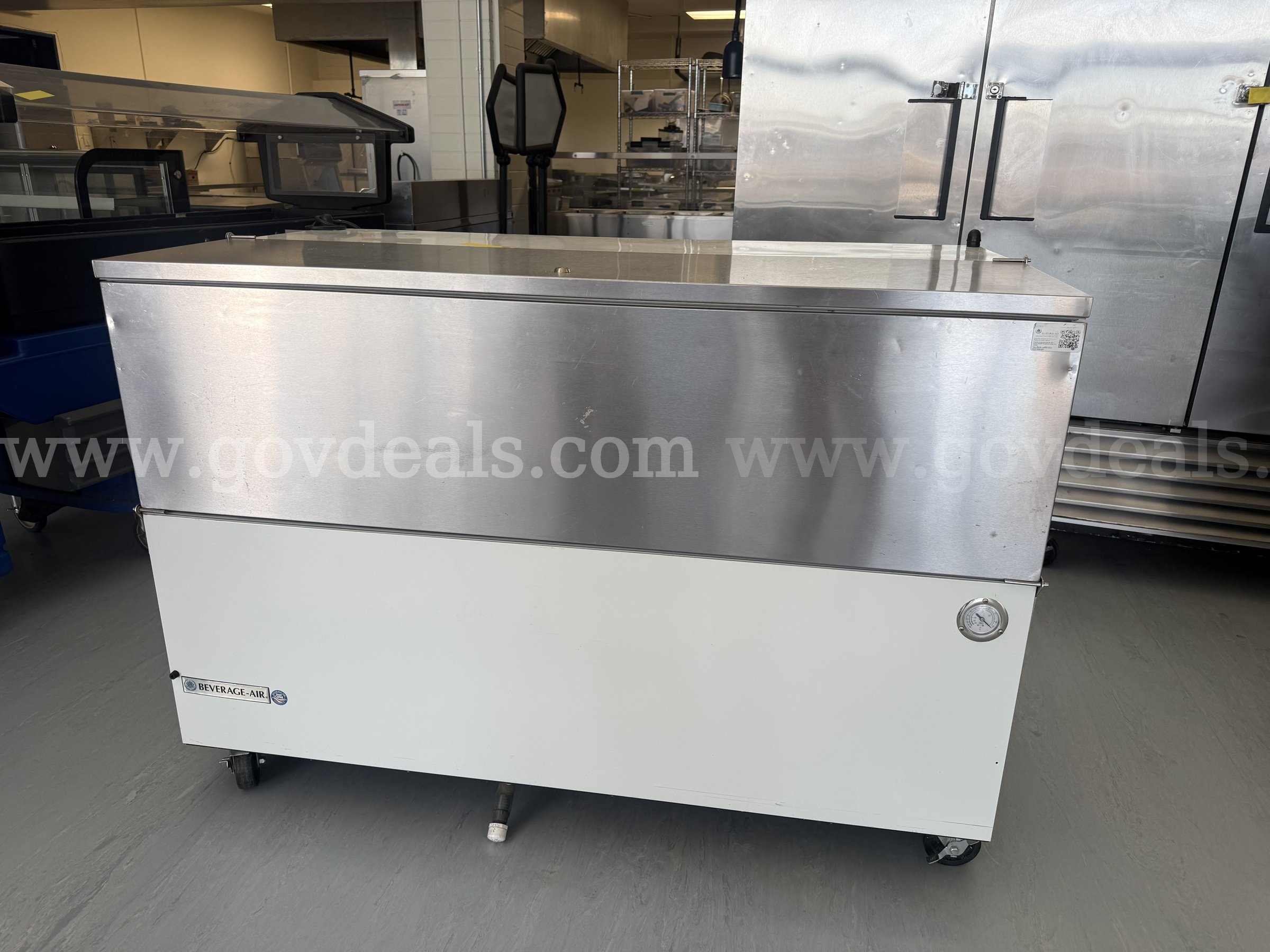 Beverage-Air Single-Sided Milk Coole Beverage Air SM58N-W Government Surplus Auction - Photo #4