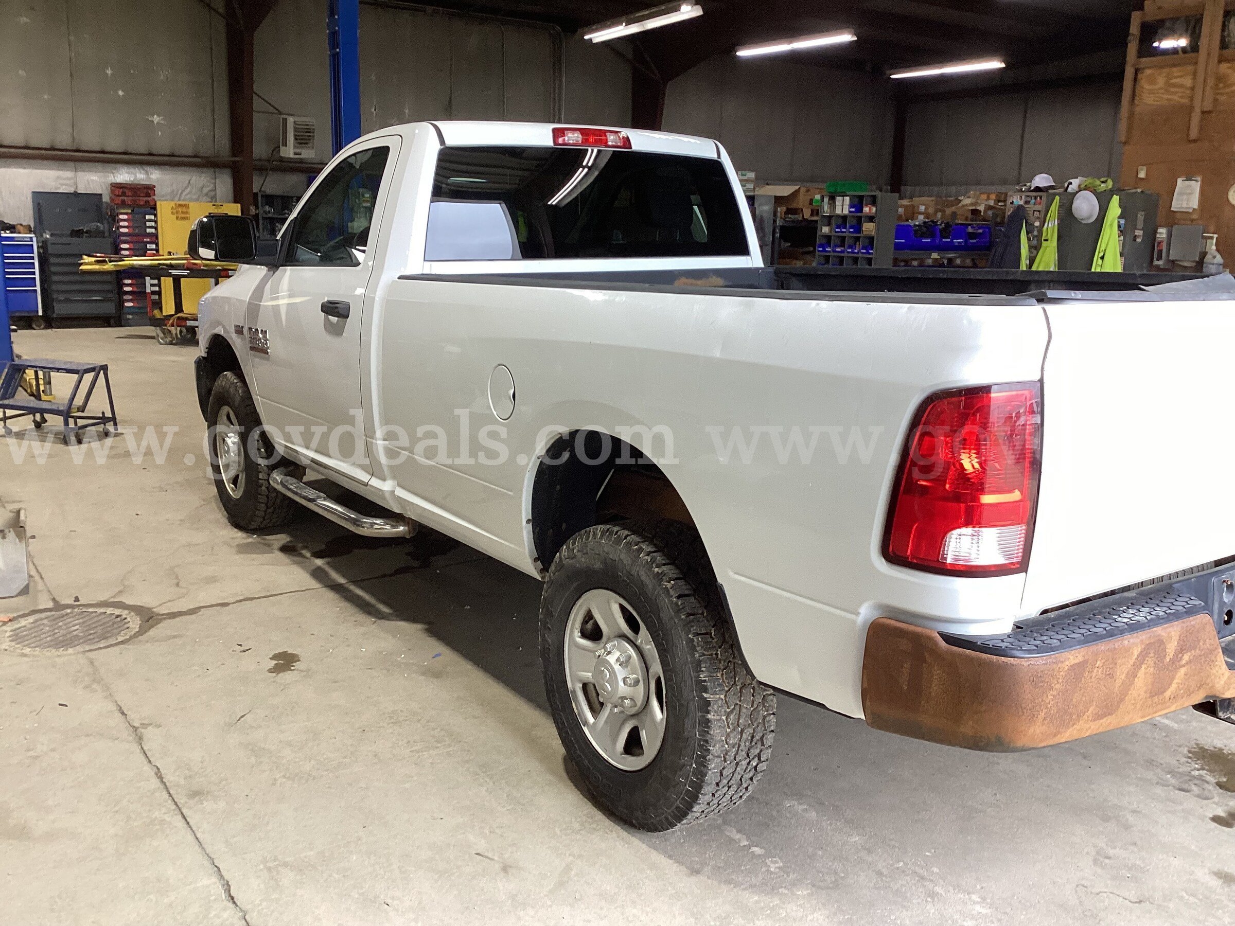 2016 Dodge Ram 2500 4x4 Dodge Ram 2500 Government Surplus Auction - Photo #5