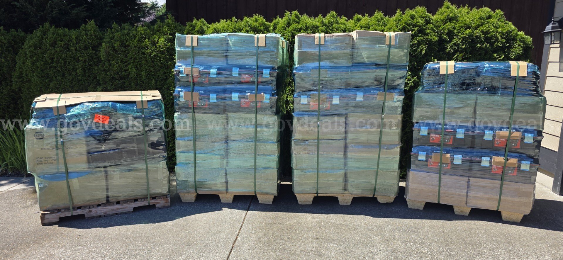 LOW RESERVE! BRAND NEW Carlyle (by NAPA) & Craftsman Toolboxes and tool organizers Bulk Pallet Lot