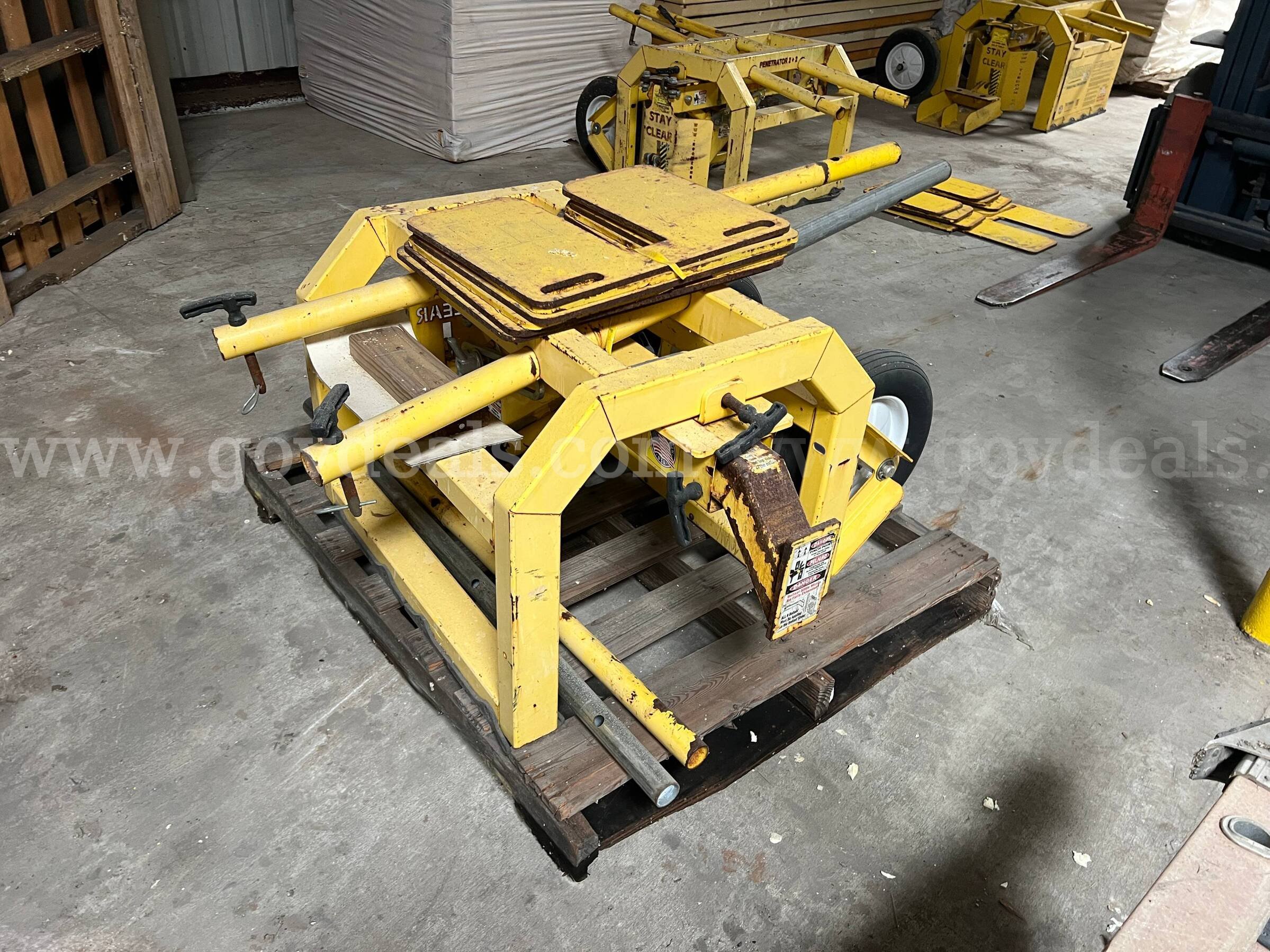 Tie Down Engineering Penetrator Mobile Fall Protection Tie Down Engineering Penetrator 2+2 Government Surplus Auction - Primary Photo