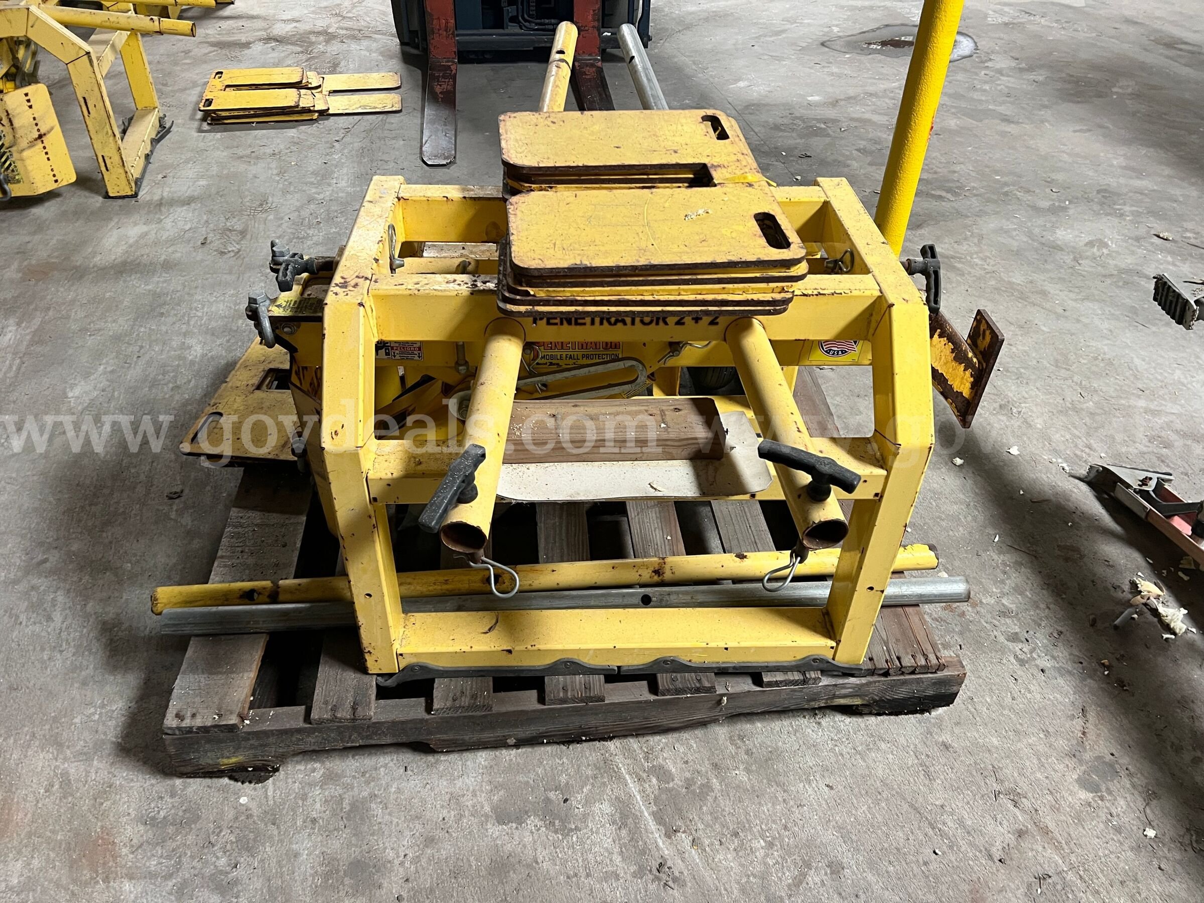 Tie Down Engineering Penetrator Mobile Fall Protection Tie Down Engineering Penetrator 2+2 Government Surplus Auction - Photo #2