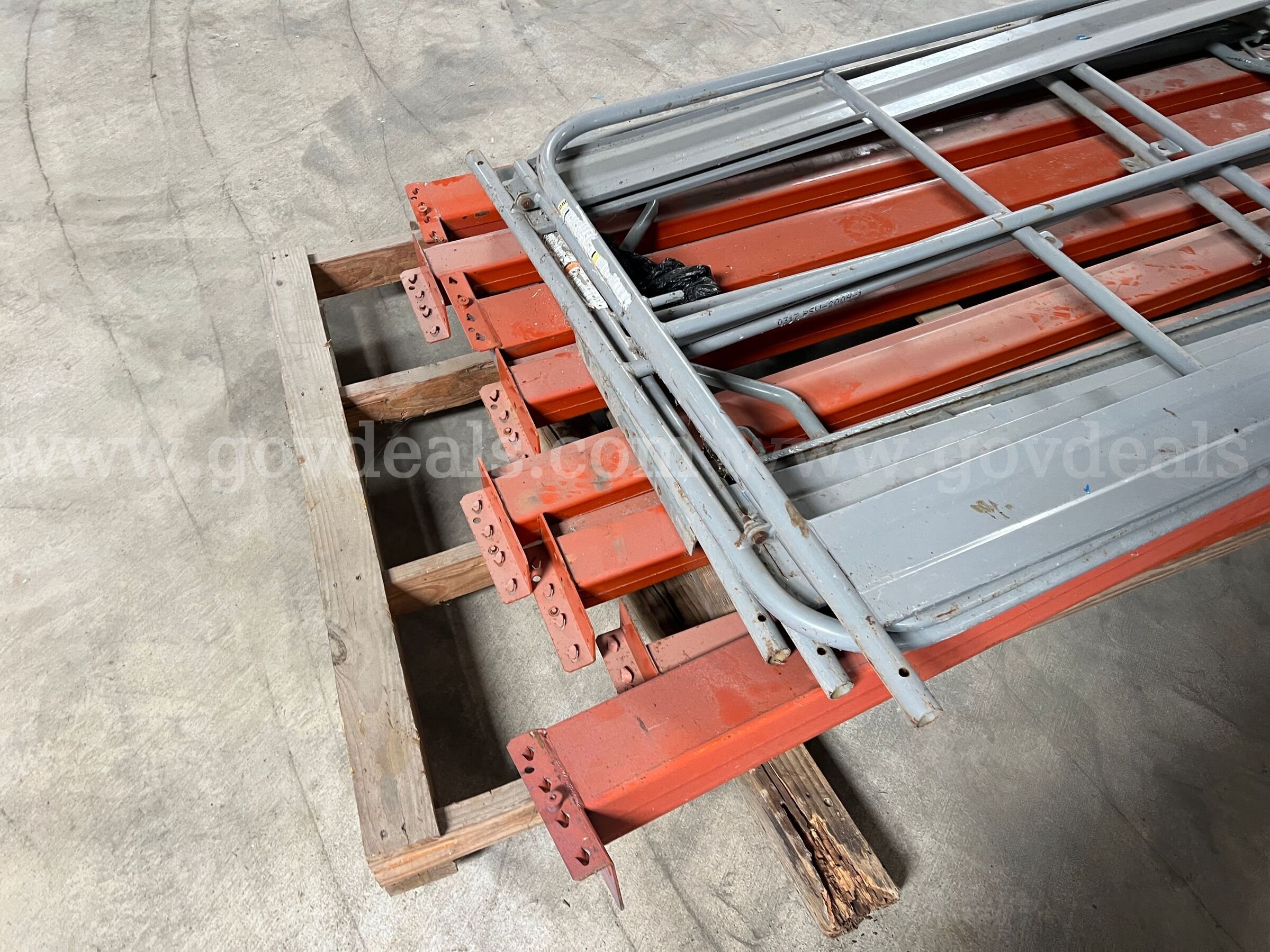 Scaffolding and Warehouse shelving   Government Surplus Auction - Photo #6