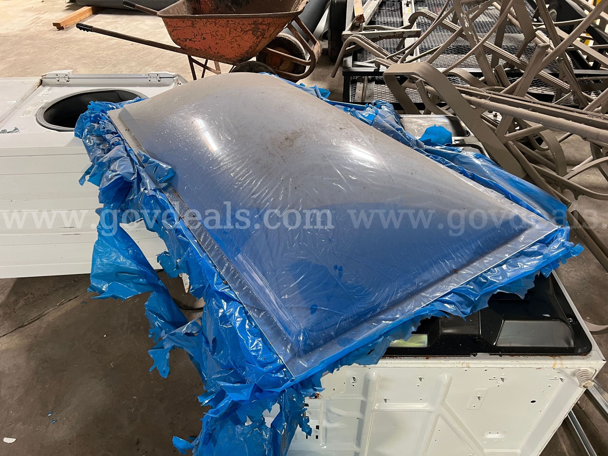 8 Skylights   Government Surplus Auction - Primary Photo