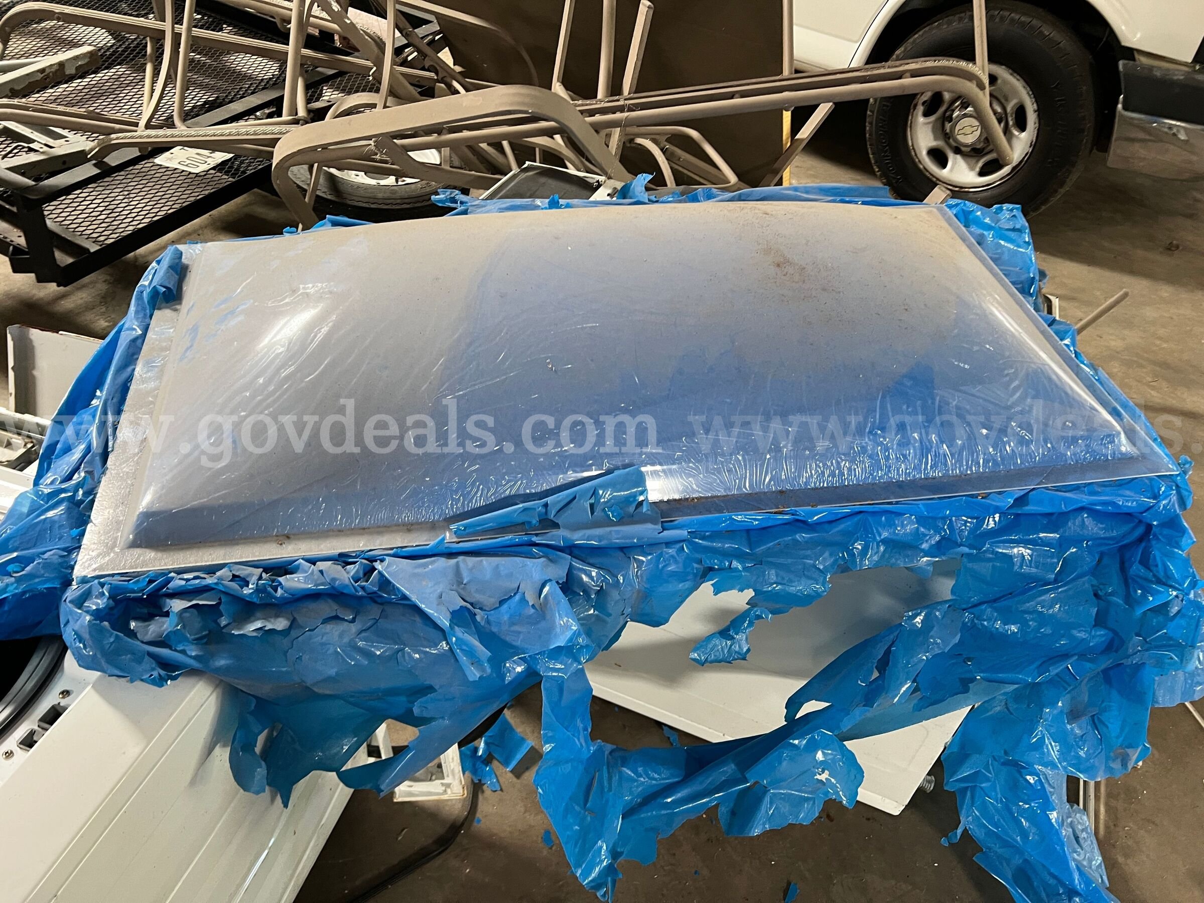 8 Skylights   Government Surplus Auction - Photo #2
