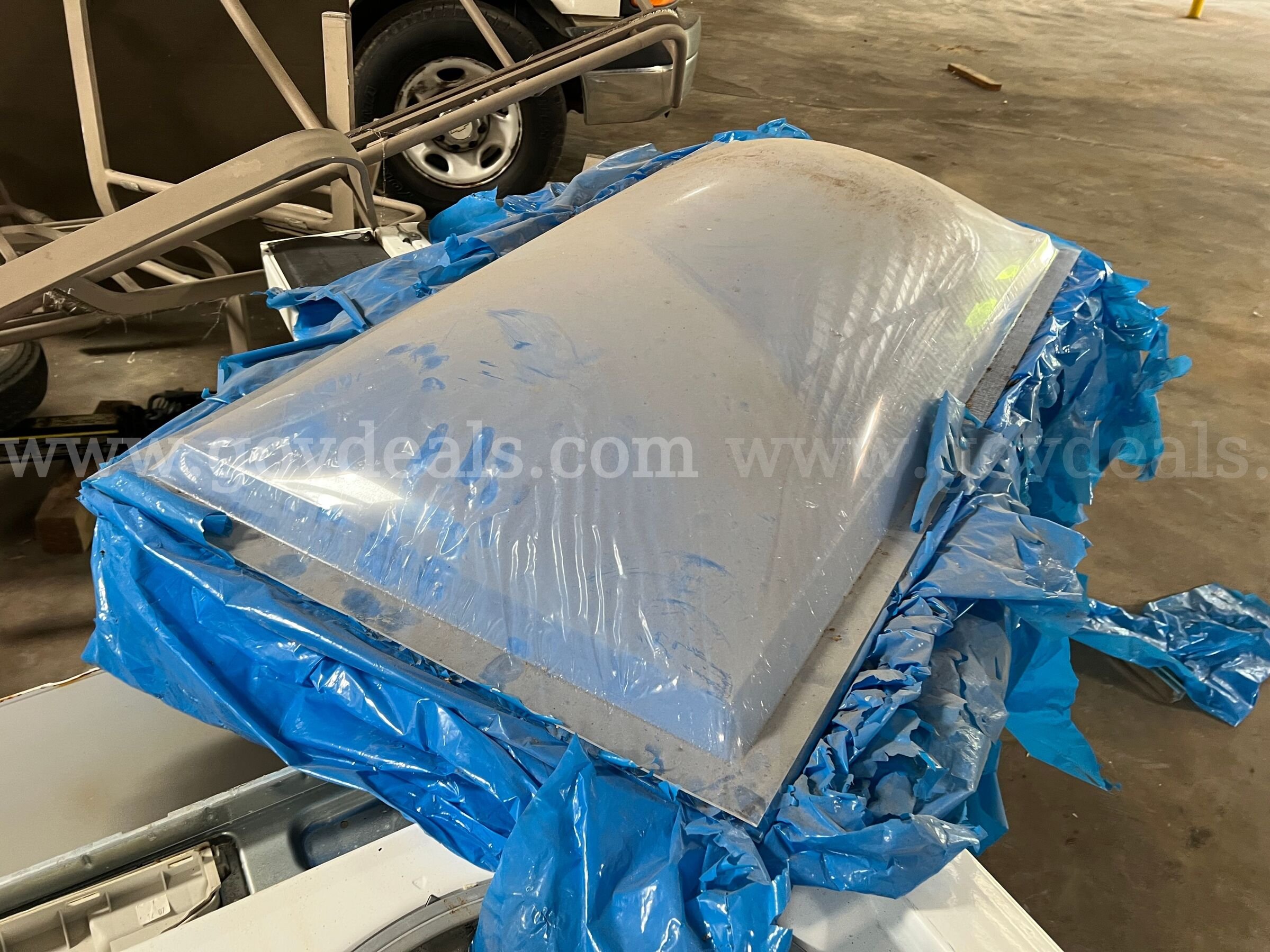 8 Skylights   Government Surplus Auction - Photo #3