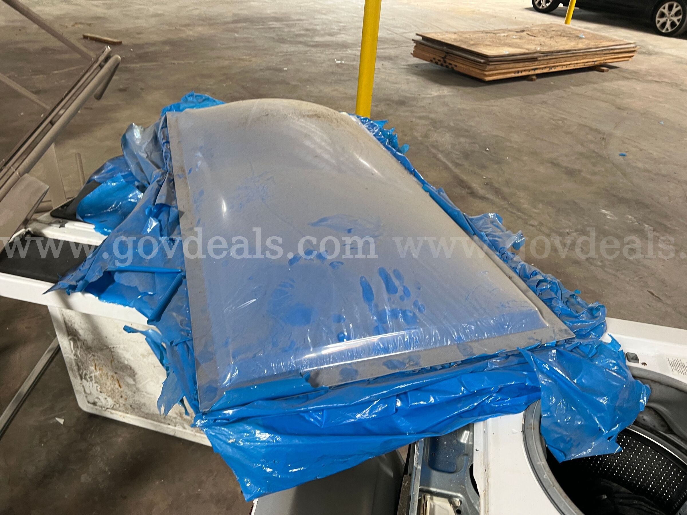 8 Skylights   Government Surplus Auction - Photo #4