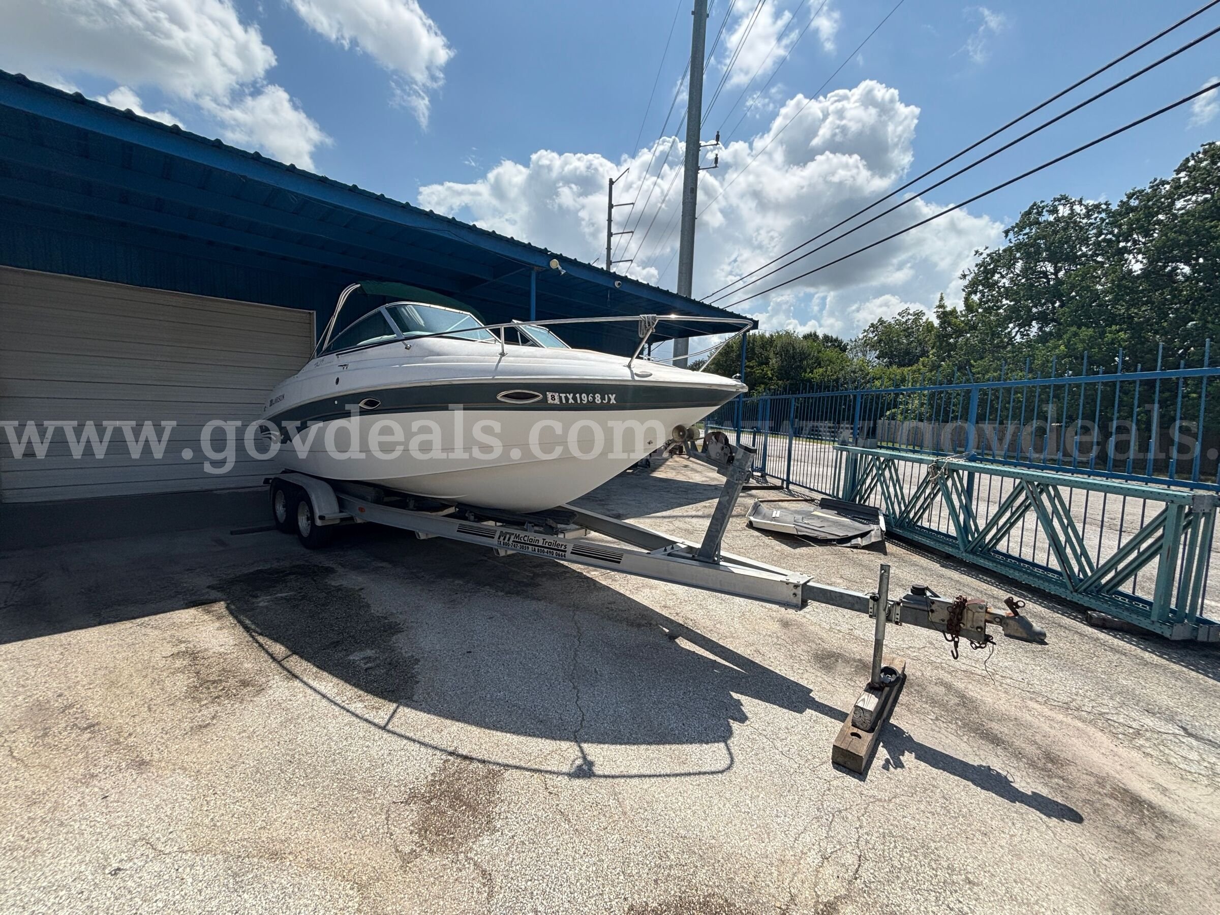 1997 Larson 235 Hampton 23' Boat Larson 235 Government Surplus Auction - Photo #2