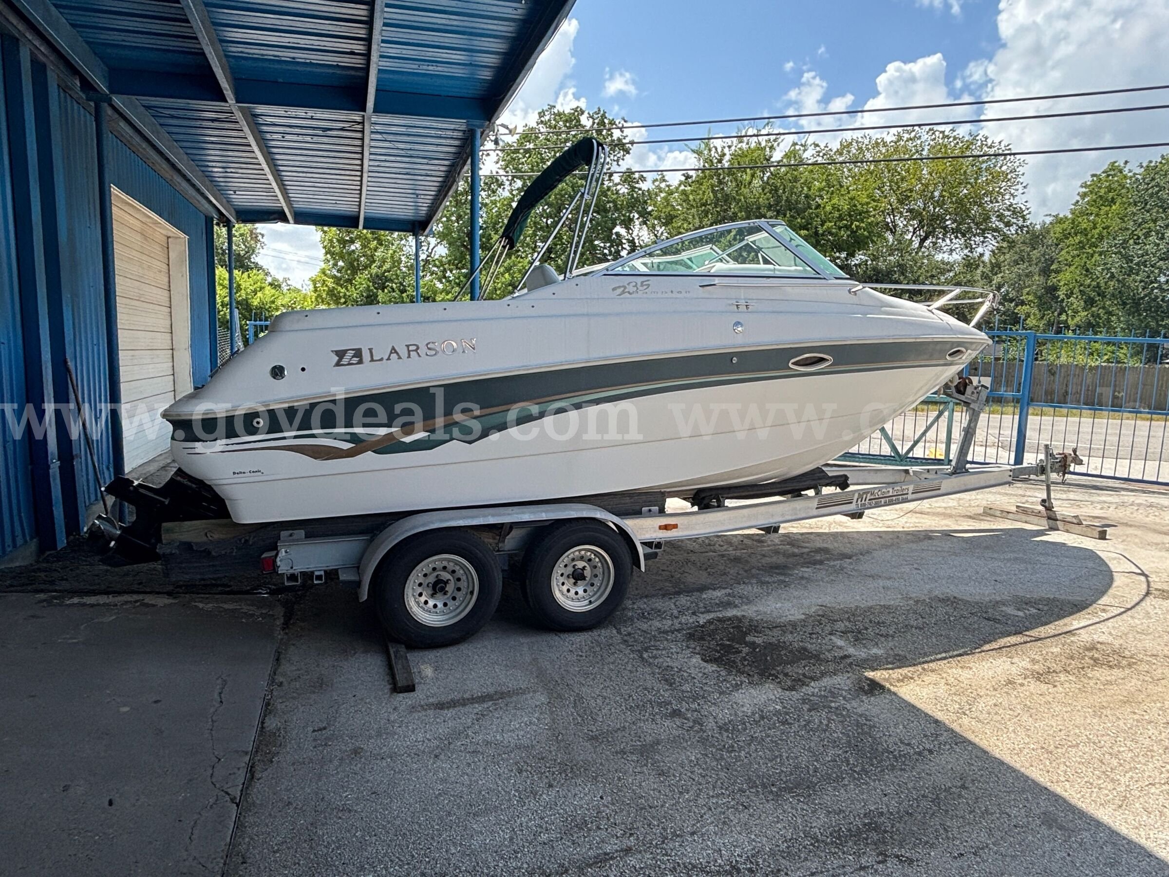 1997 Larson 235 Hampton 23' Boat Larson 235 Government Surplus Auction - Photo #3