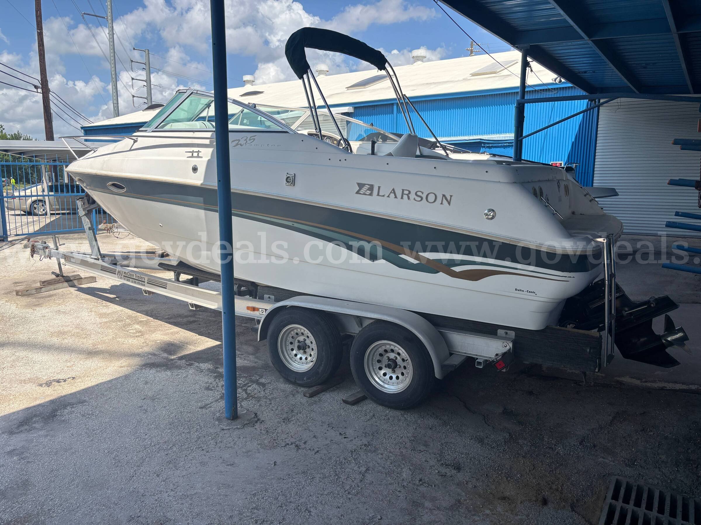 1997 Larson 235 Hampton 23' Boat Larson 235 Government Surplus Auction - Photo #5