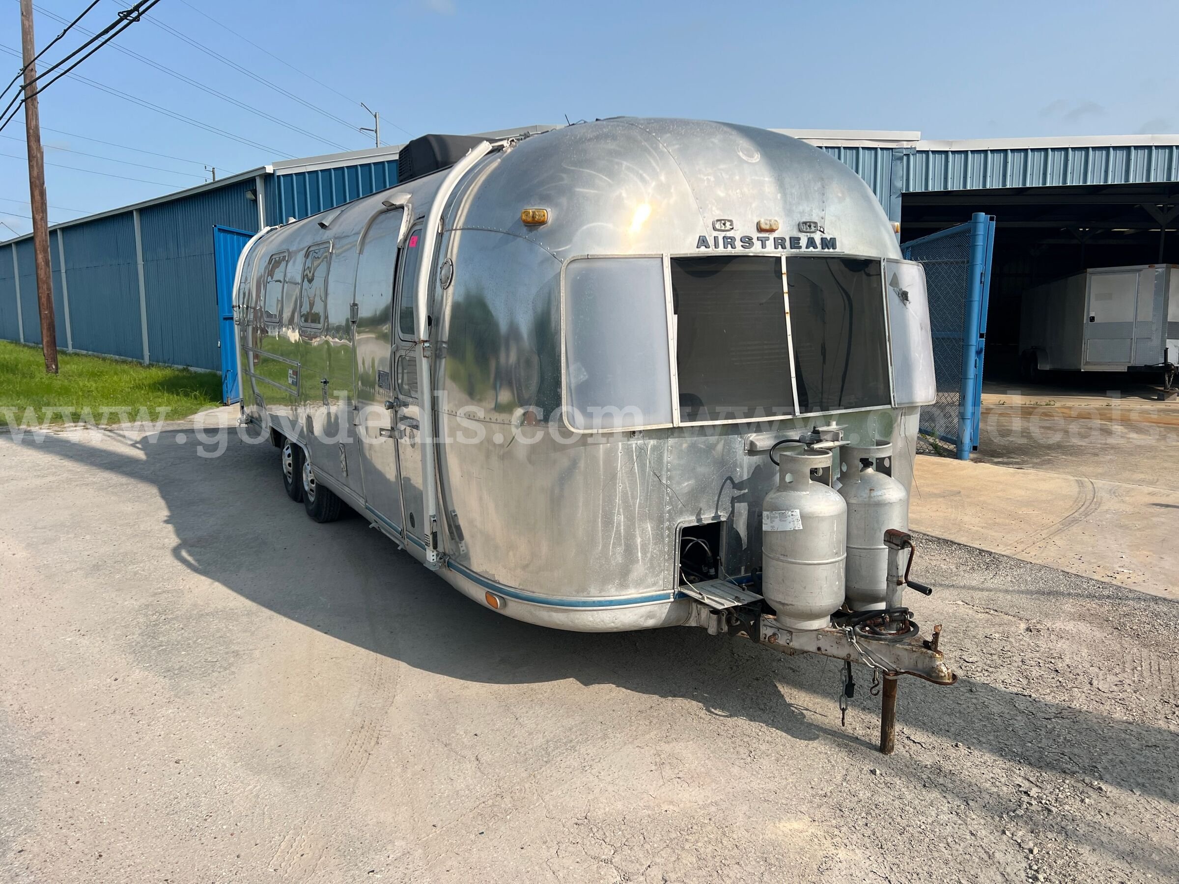 1976 Airstream Land Yacht Travel Trailer Airstream Land Yacht Government Surplus Auction - Photo #3