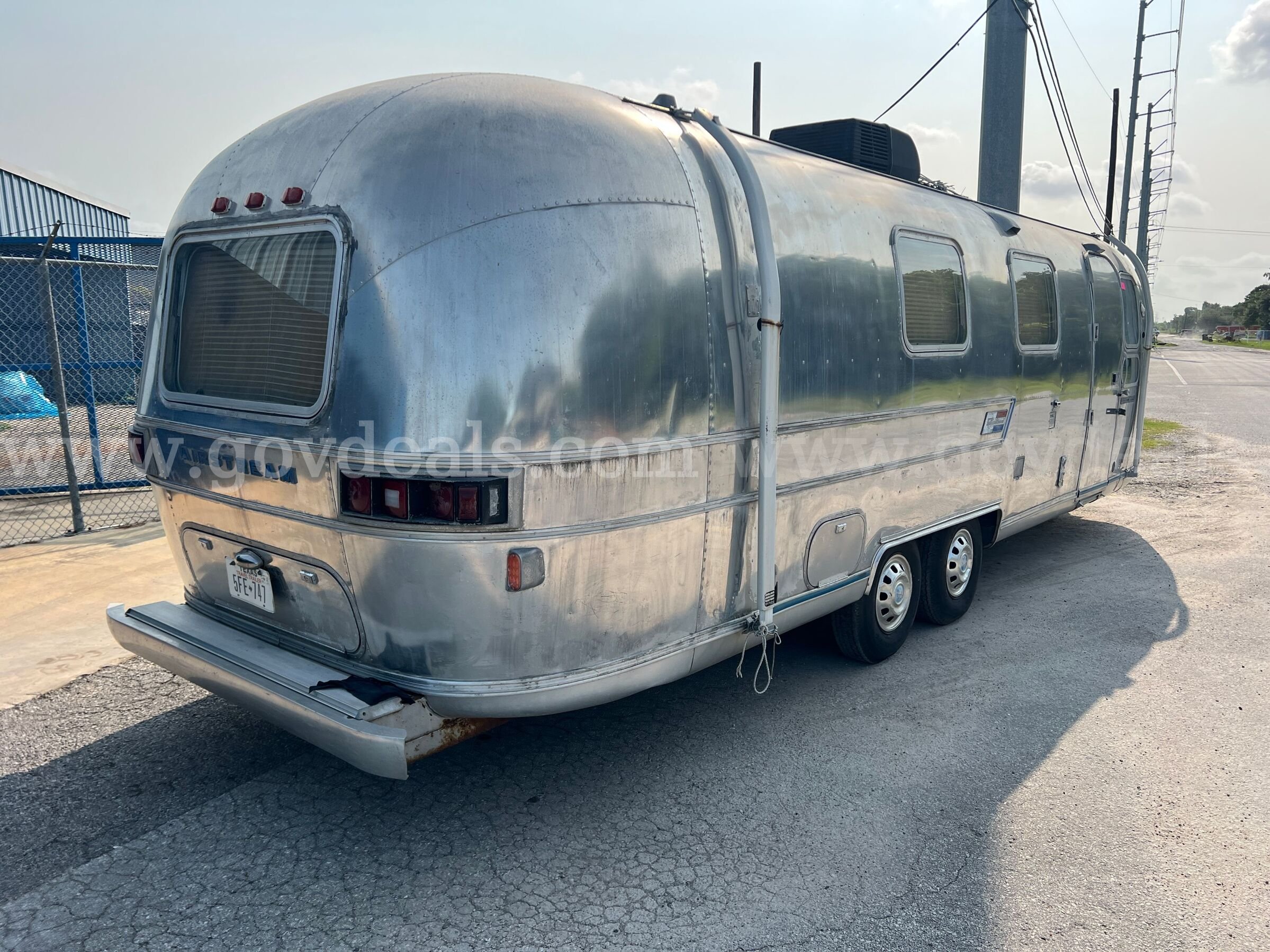 1976 Airstream Land Yacht Travel Trailer Airstream Land Yacht Government Surplus Auction - Photo #5