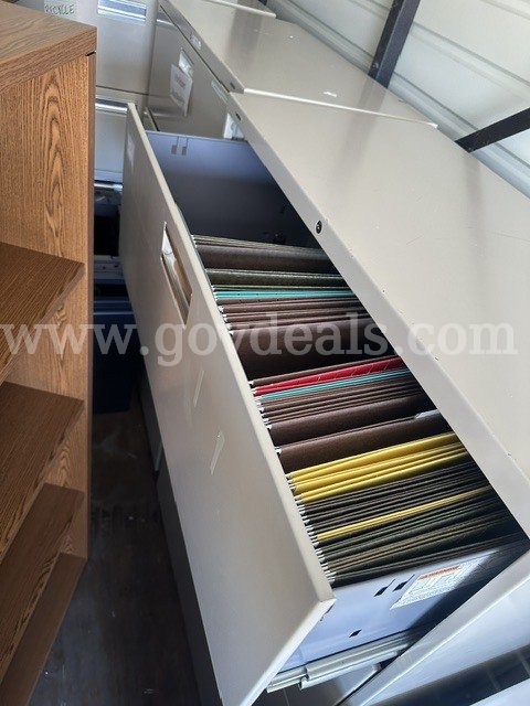 4 Drawer Metal File Cabinet - can be used for legal or letter size files Hon  Government Surplus Auction - Photo #2
