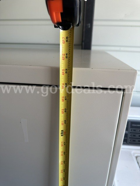 4 Drawer Metal File Cabinet - can be used for legal or letter size files Hon  Government Surplus Auction - Photo #5