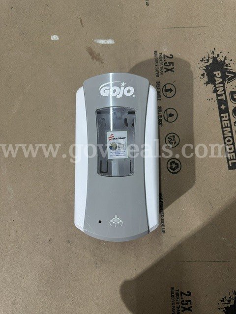 GOJO Soap Dispenser with Battery Compartment Separate