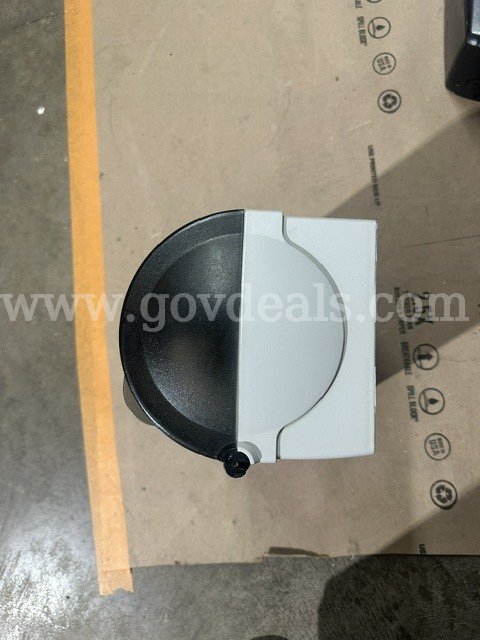 Georgia-Pacific Compact Toilet Paper Holder Georgia-Pacific  Government Surplus Auction - Photo #4