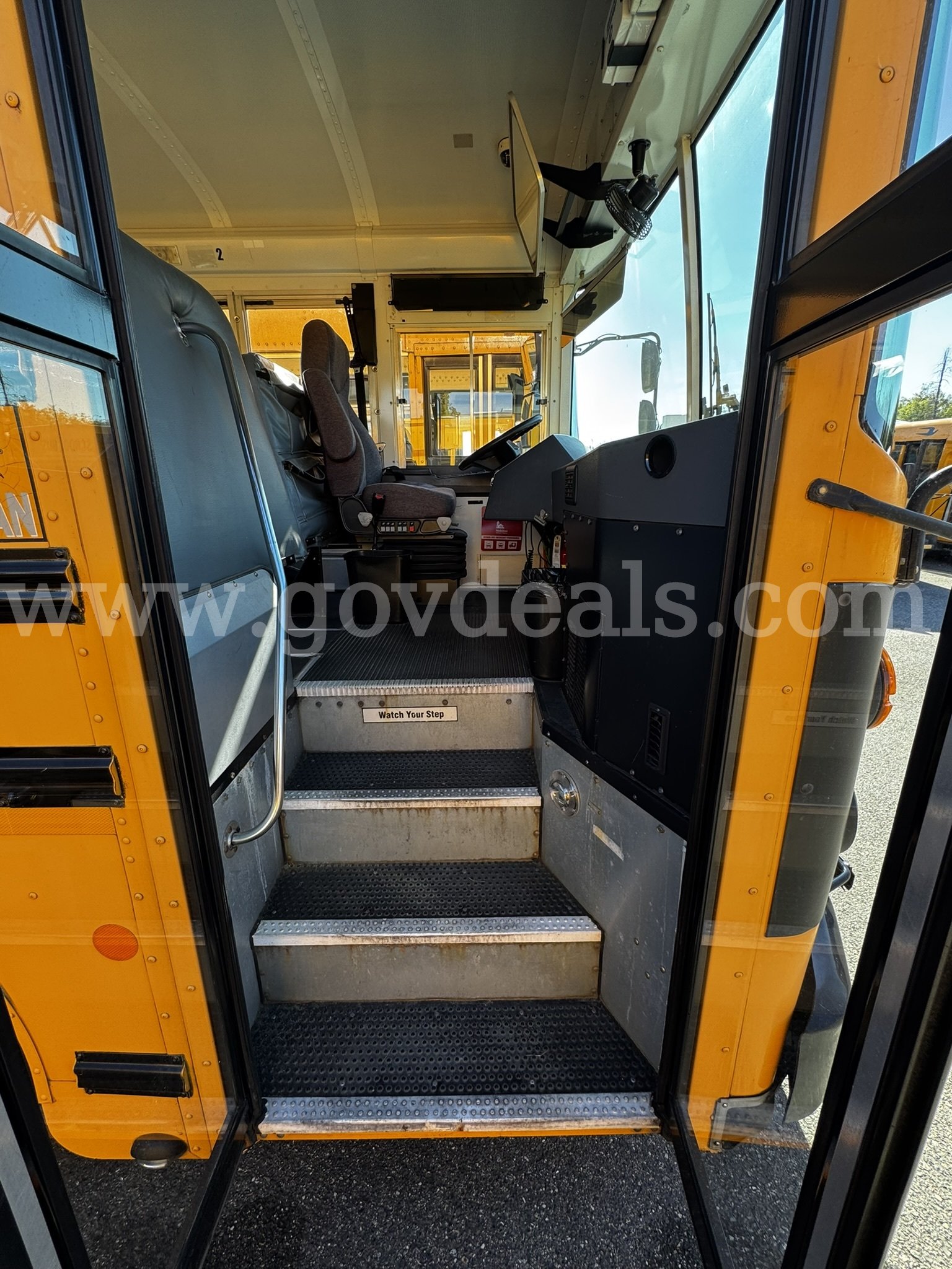 2013 Blue Bird T3RE All American School Bus Blue Bird All American/All Canadian Government Surplus Auction - Photo #5