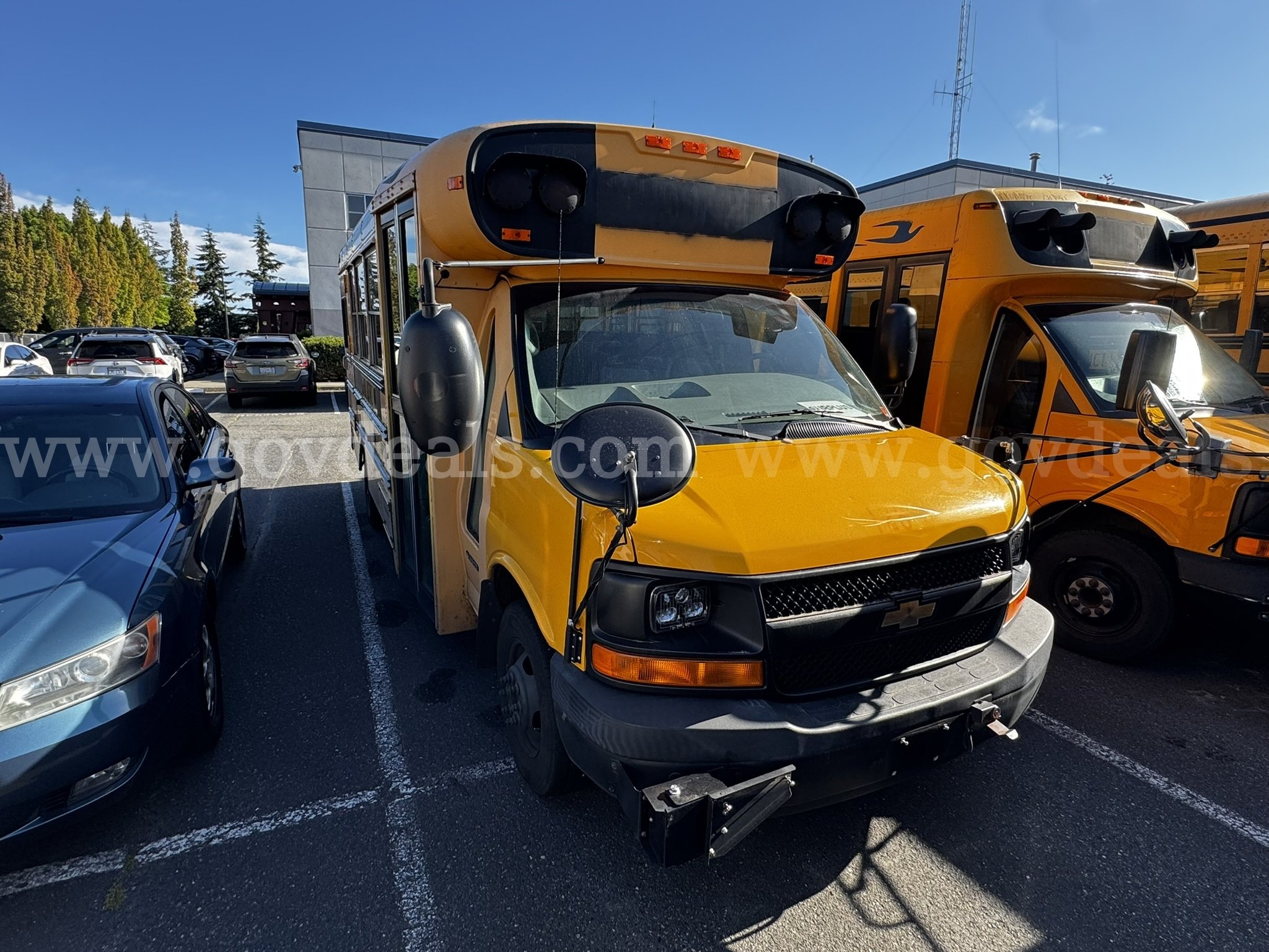 2006 Chevrolet Express Bluebird Handy School Bus Chevrolet Express Government Surplus Auction - Photo #2