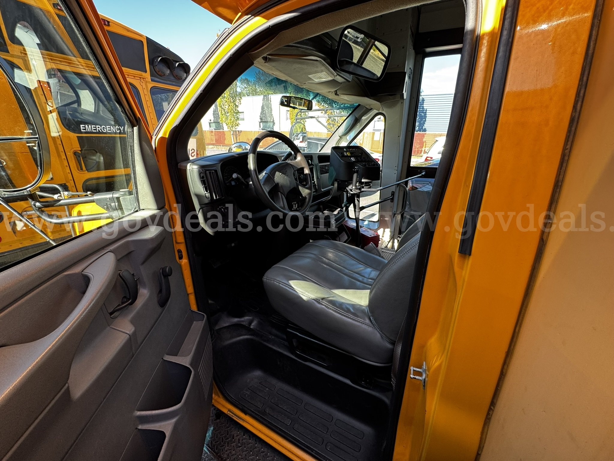 2006 Chevrolet Express Bluebird Handy School Bus Chevrolet Express Government Surplus Auction - Photo #5